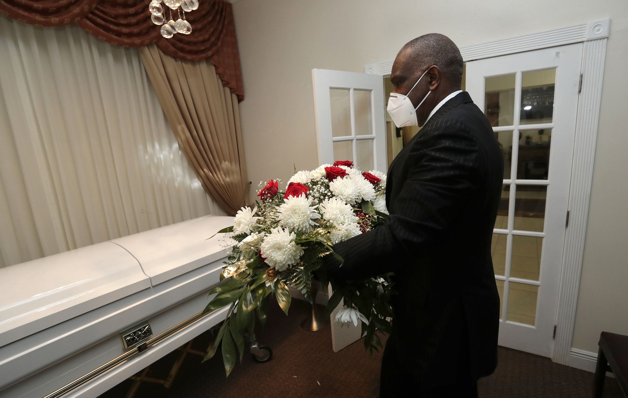 Former Baseball Player Andre Dawson Owns a Funeral Home