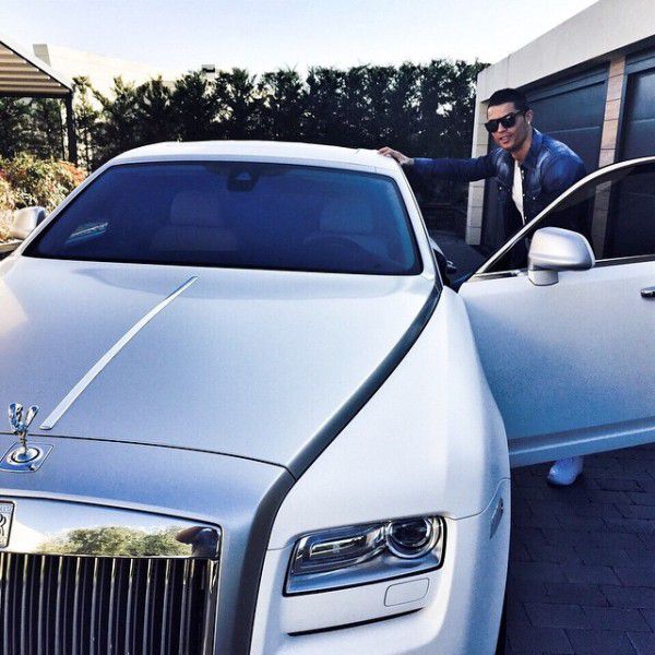 Cristiano-Ronaldo-Rolls-Royce-600x600.jpg