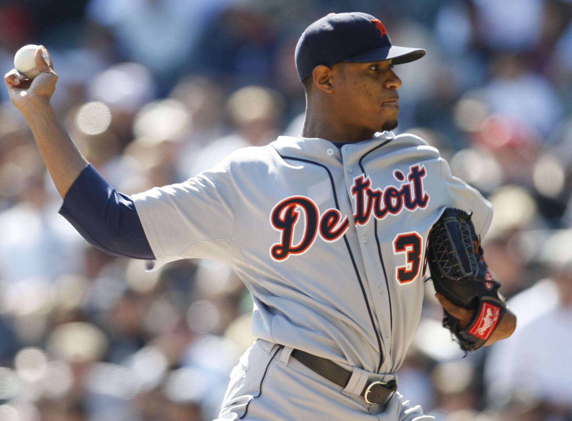 PHIL COKE DETROIT TIGERS ACTION SIGNED 8x10