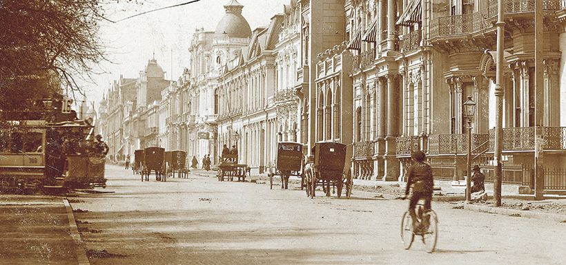 Alameda con calle Lord Cochrane, a mediados de los años 30.