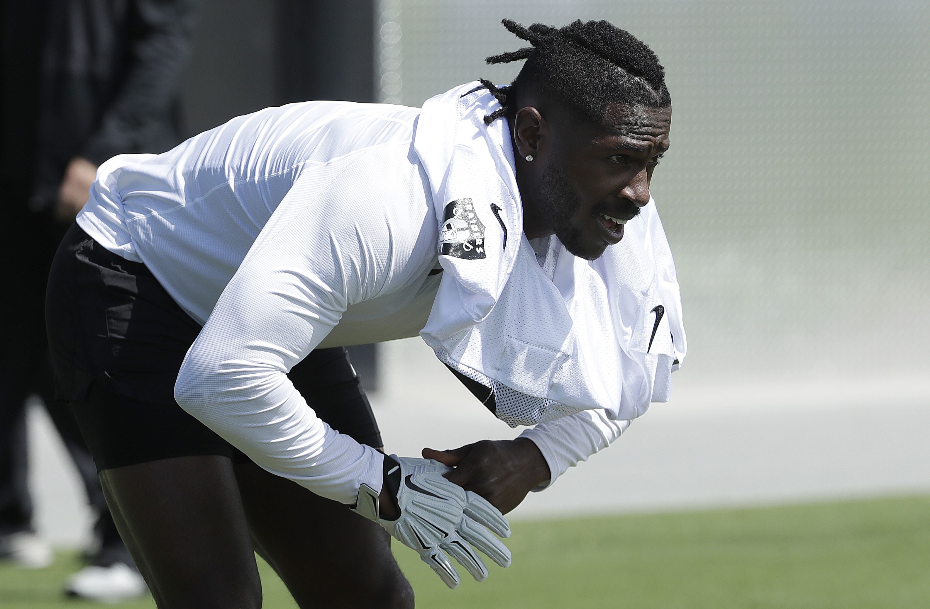 Steelers Literally Sent Raiders Antonio Brown's Old Helmet at His