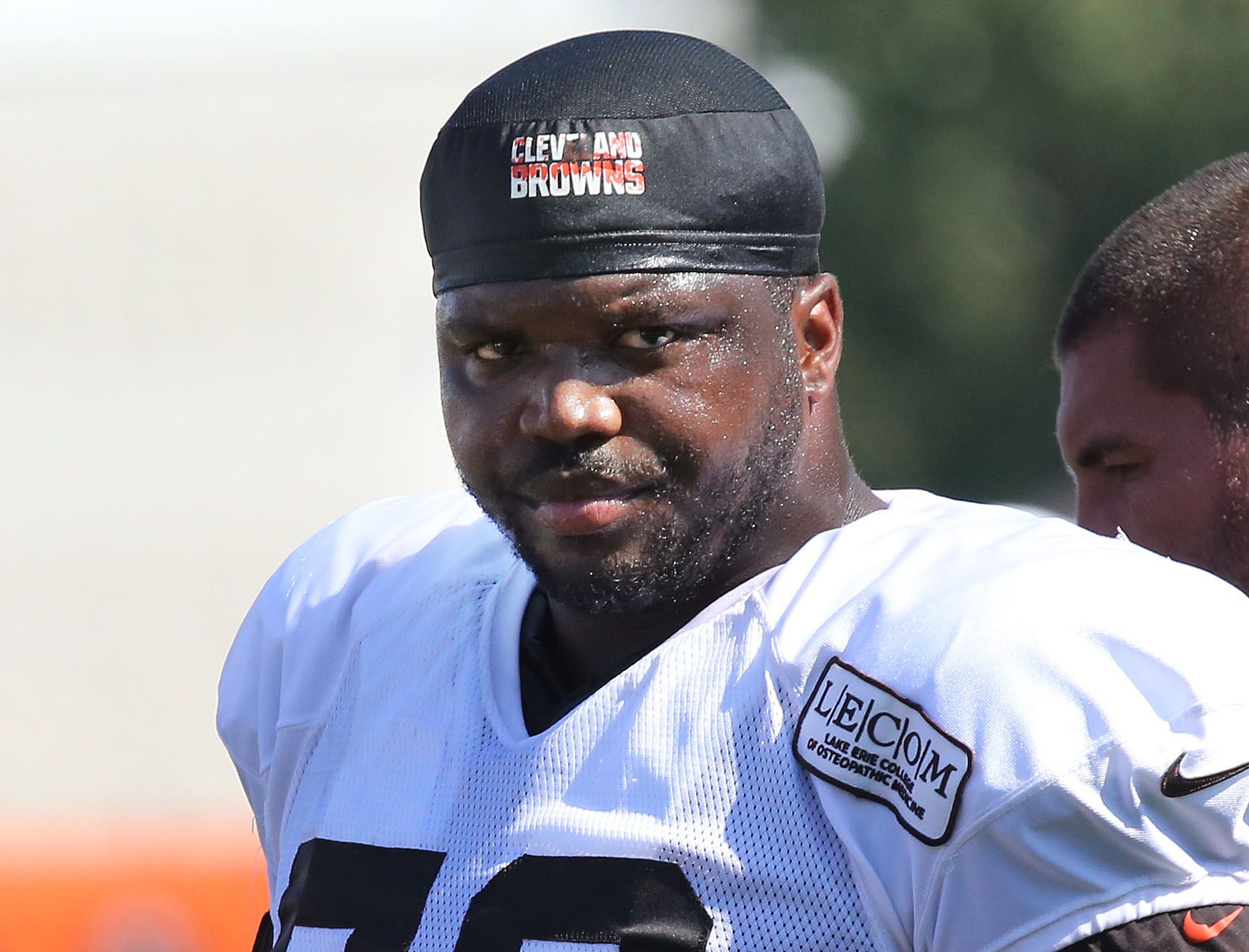 Browns release Devaroe Lawrence to make room for Larry Ogunjobi 