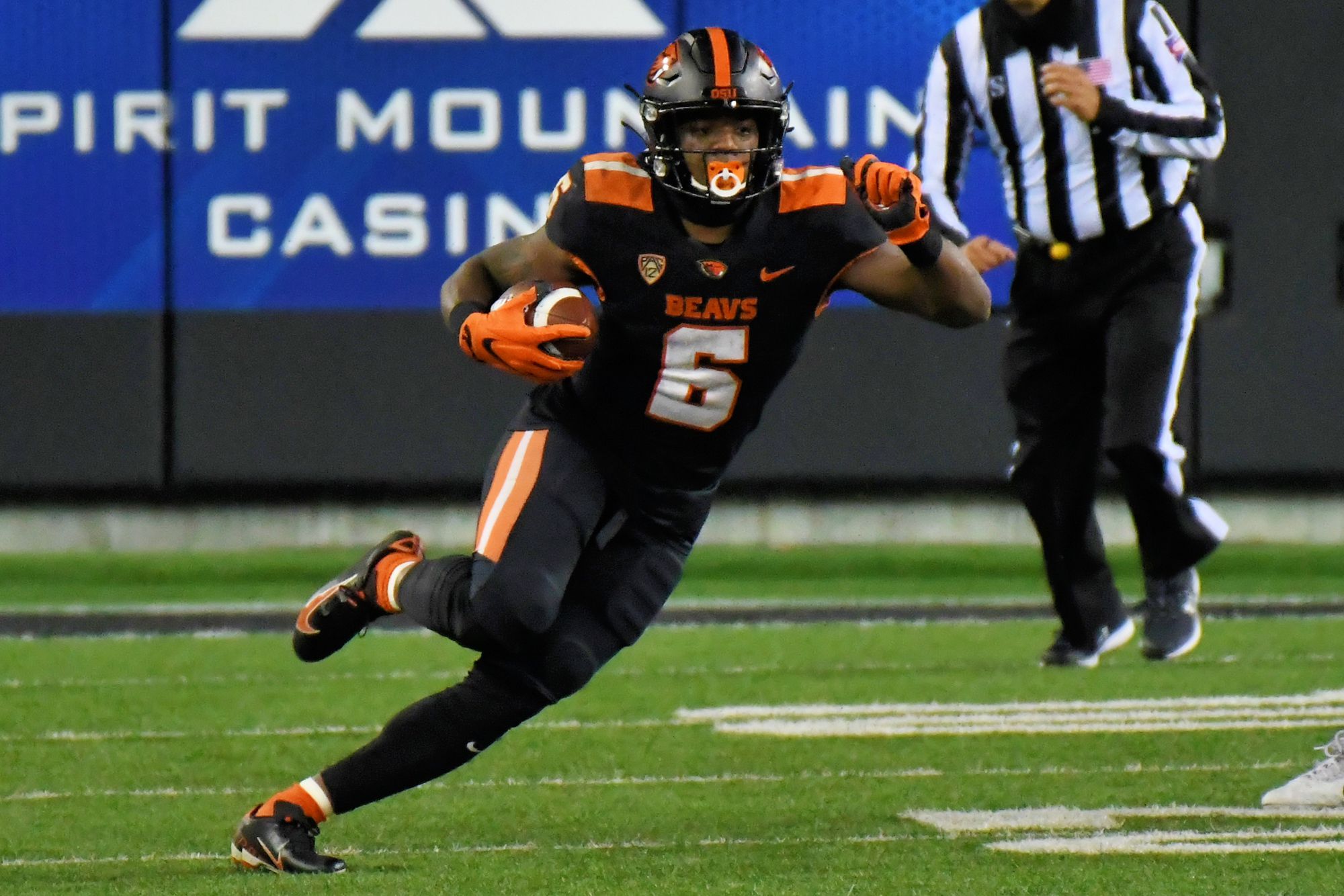 Oregon State announces Jermar Jefferson, John McCartan and three others out  for Utah because of COVID-19 protocol 