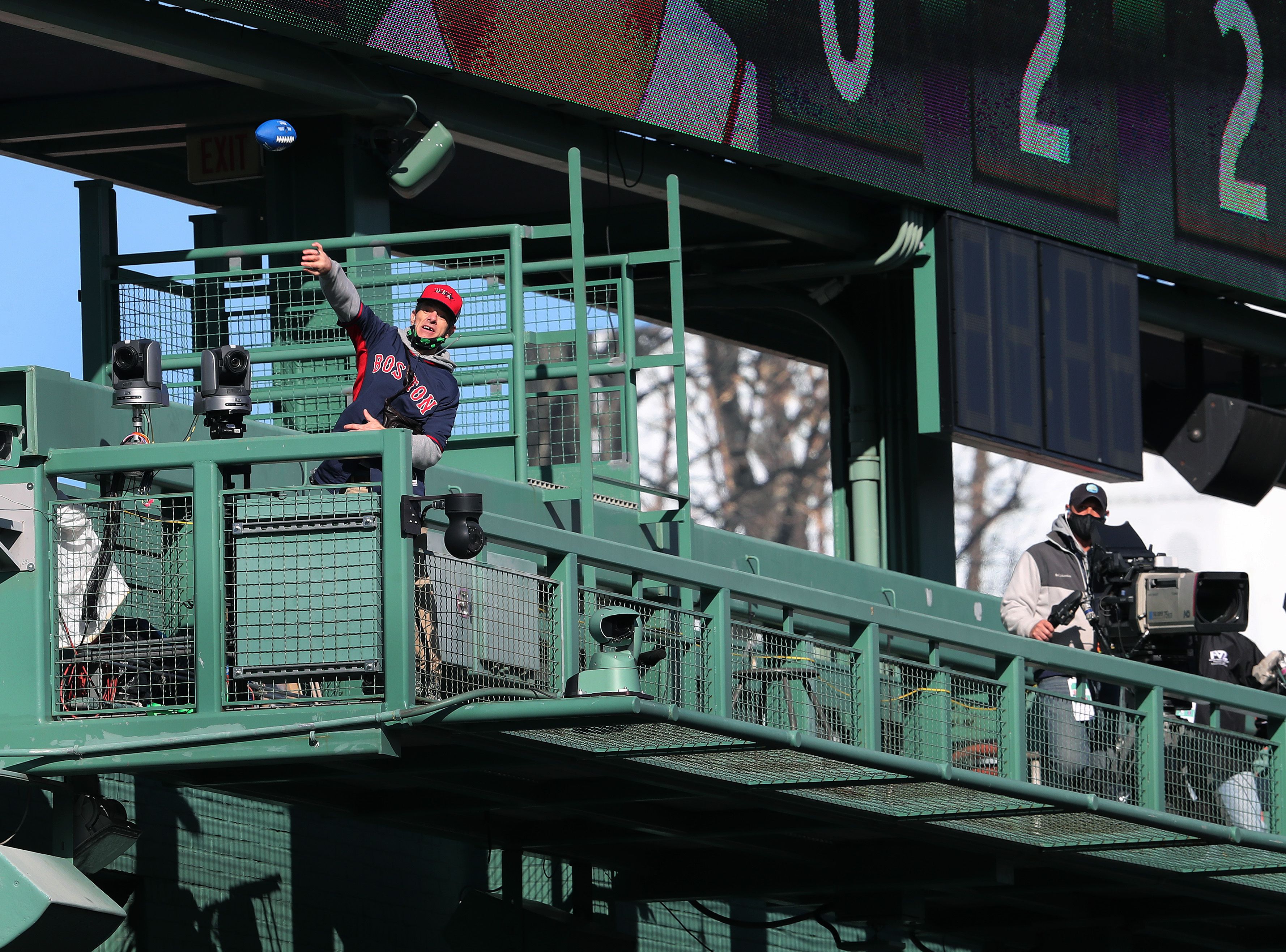 MLB fans mock the Boston Red Sox for flaunting newly added jumbotrons to  their swanky brand new clubhouse