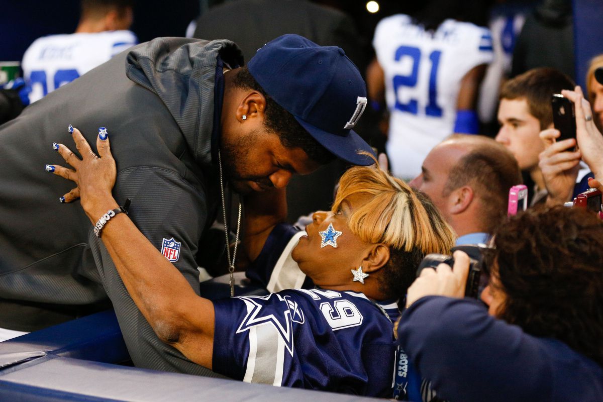 Photos: Josh Brent returns to sideline, Brandon Carr's huge