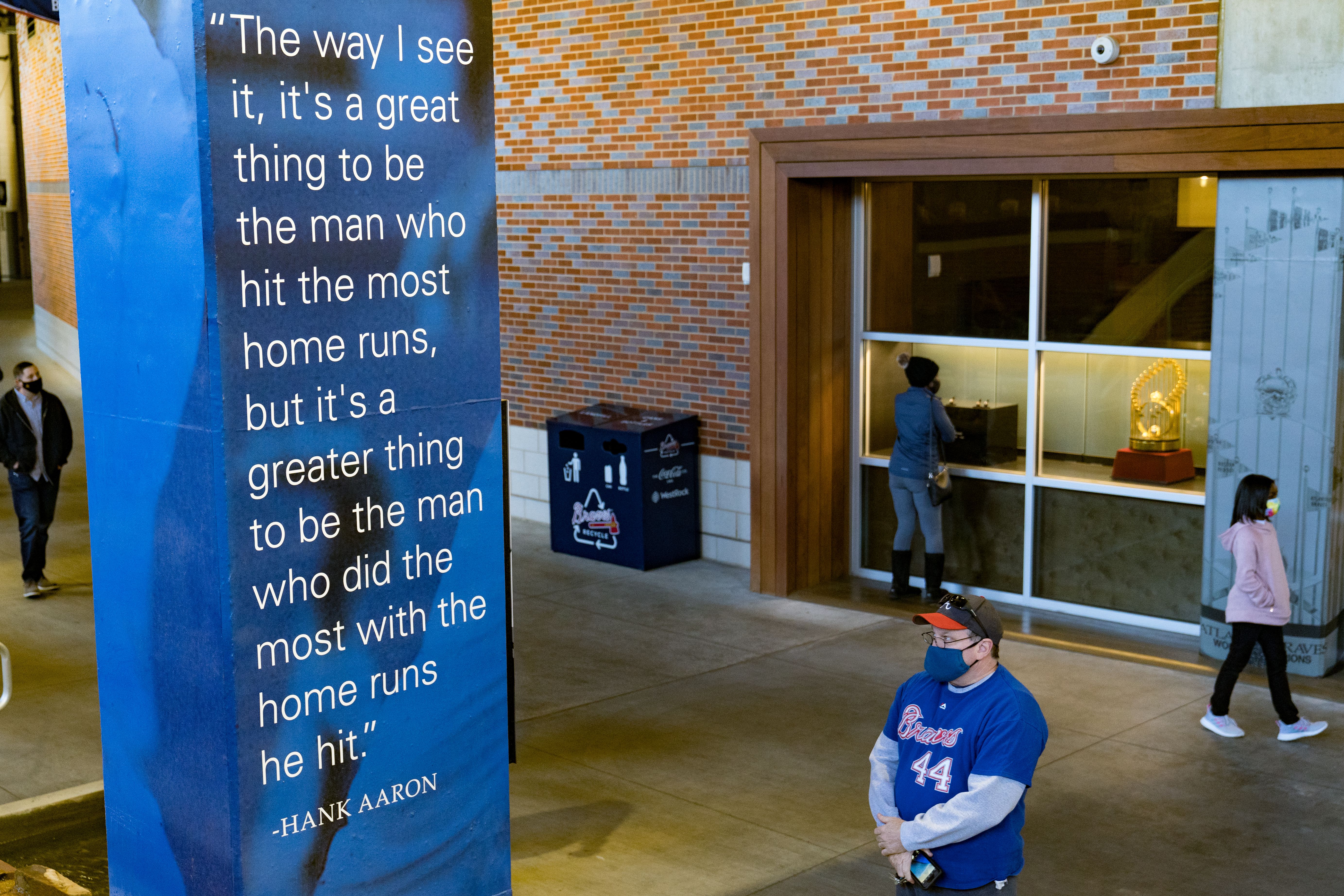 WSB-TV on X: Funeral service for baseball legend Hank Aaron has begun.  Watch special coverage live now on Channel 2:   #For44 #RIPHank #HammerinHank  / X