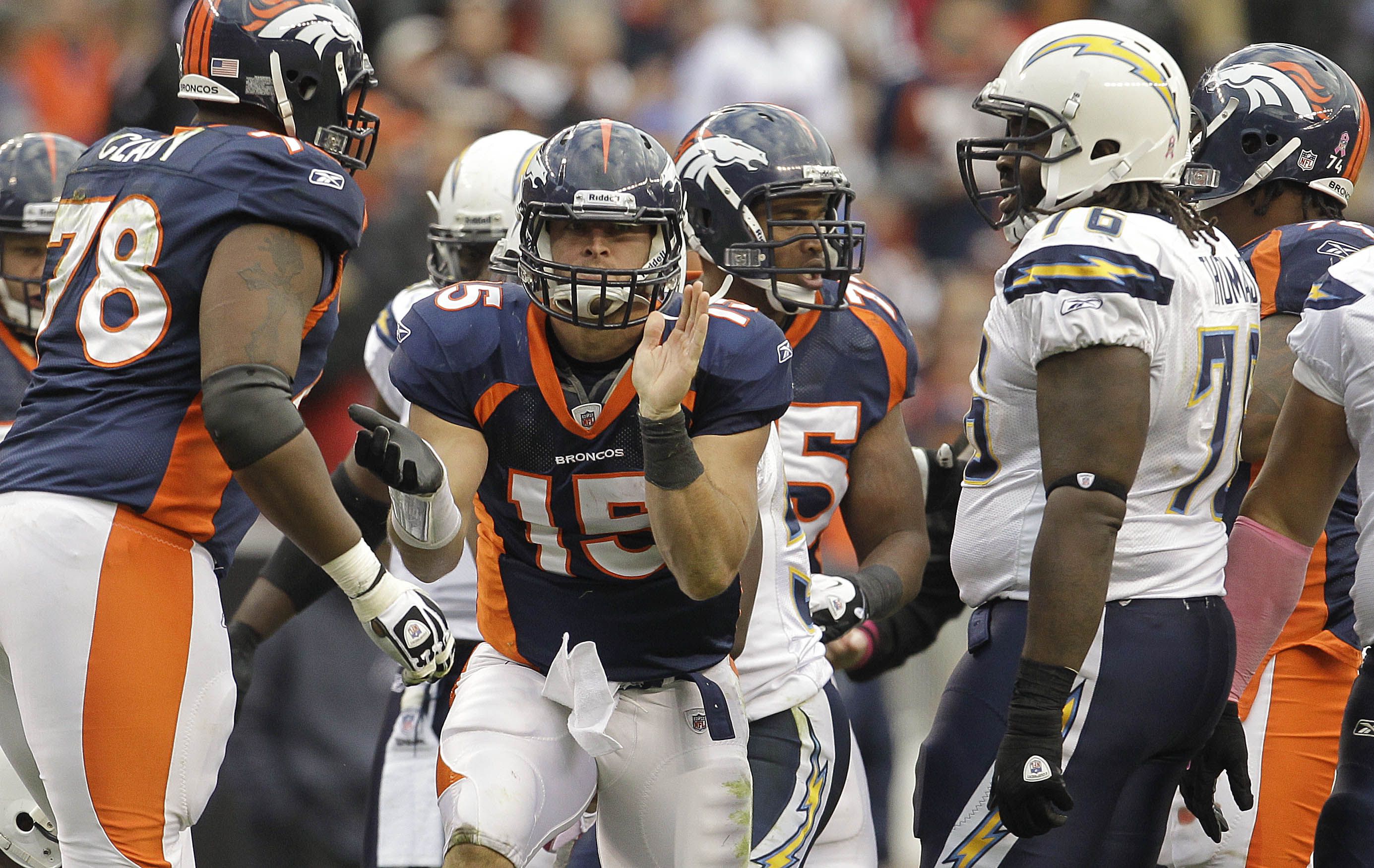 Report: Miami Dolphins Sign Quarterback Matt Moore, Likely Out of Running  for Denver QB Kyle Orton 