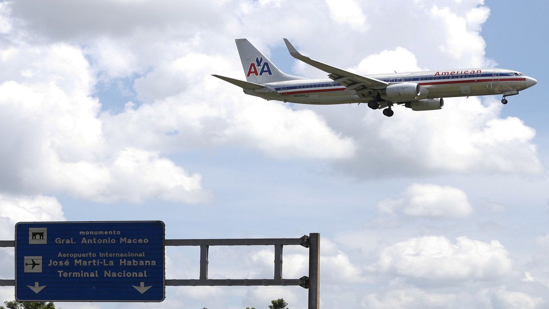 FILE PHOTO - An American Airlines airplane prepares to land at the Jose Marti International Airport in Havana