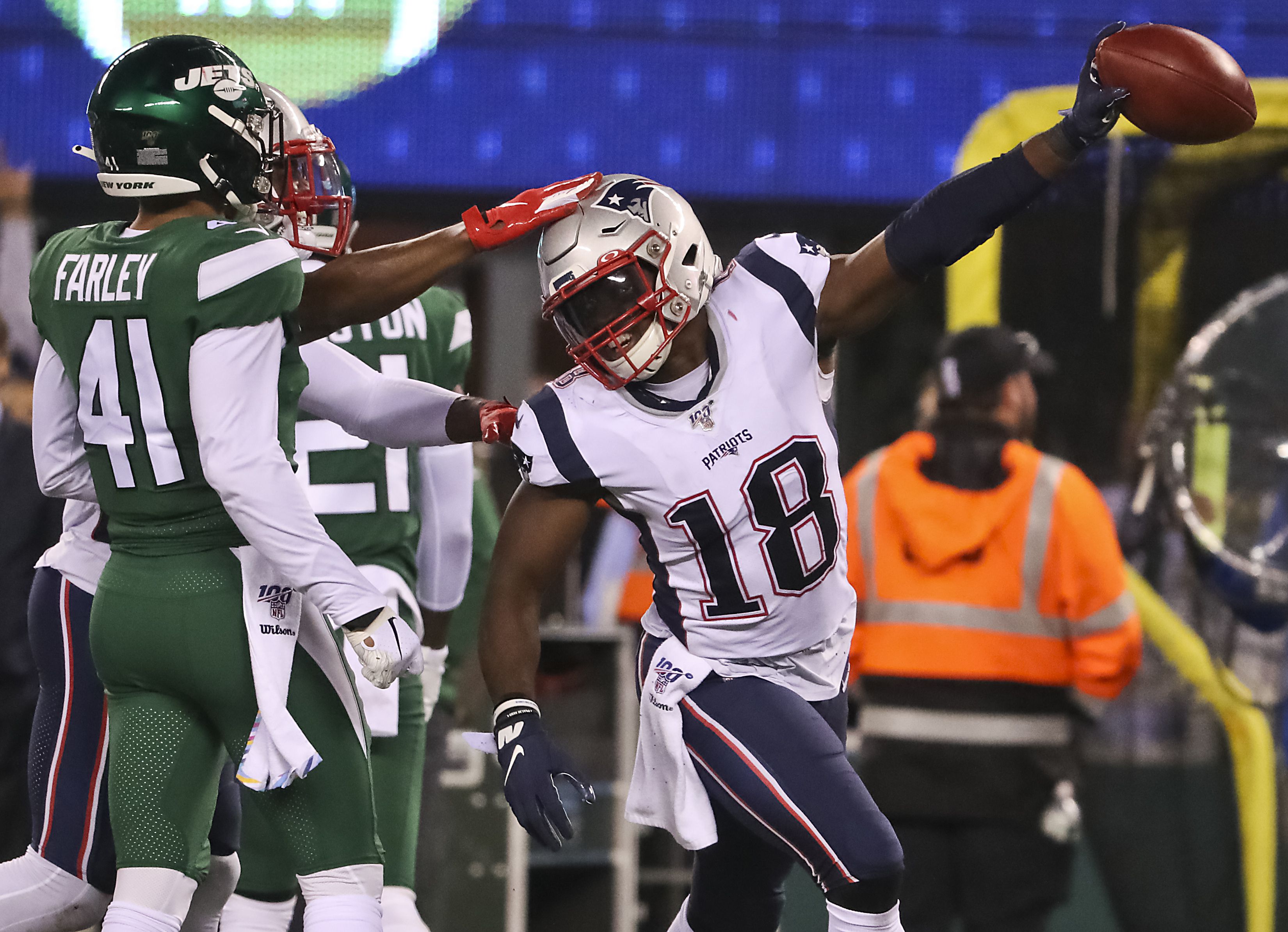 Patriots special teams captain Matthew Slater extending NFL career