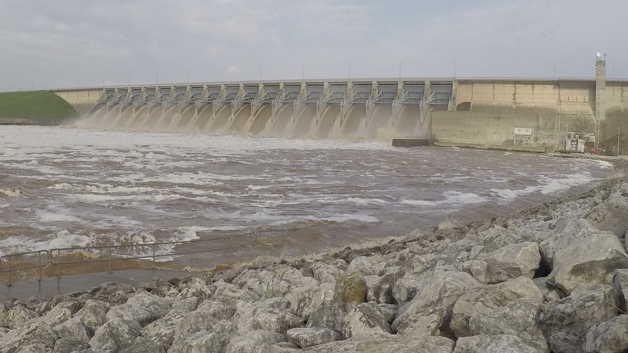 Keystone Dam water release increases to 275,000 cubic feet per second  Monday – 102.3 KRMG