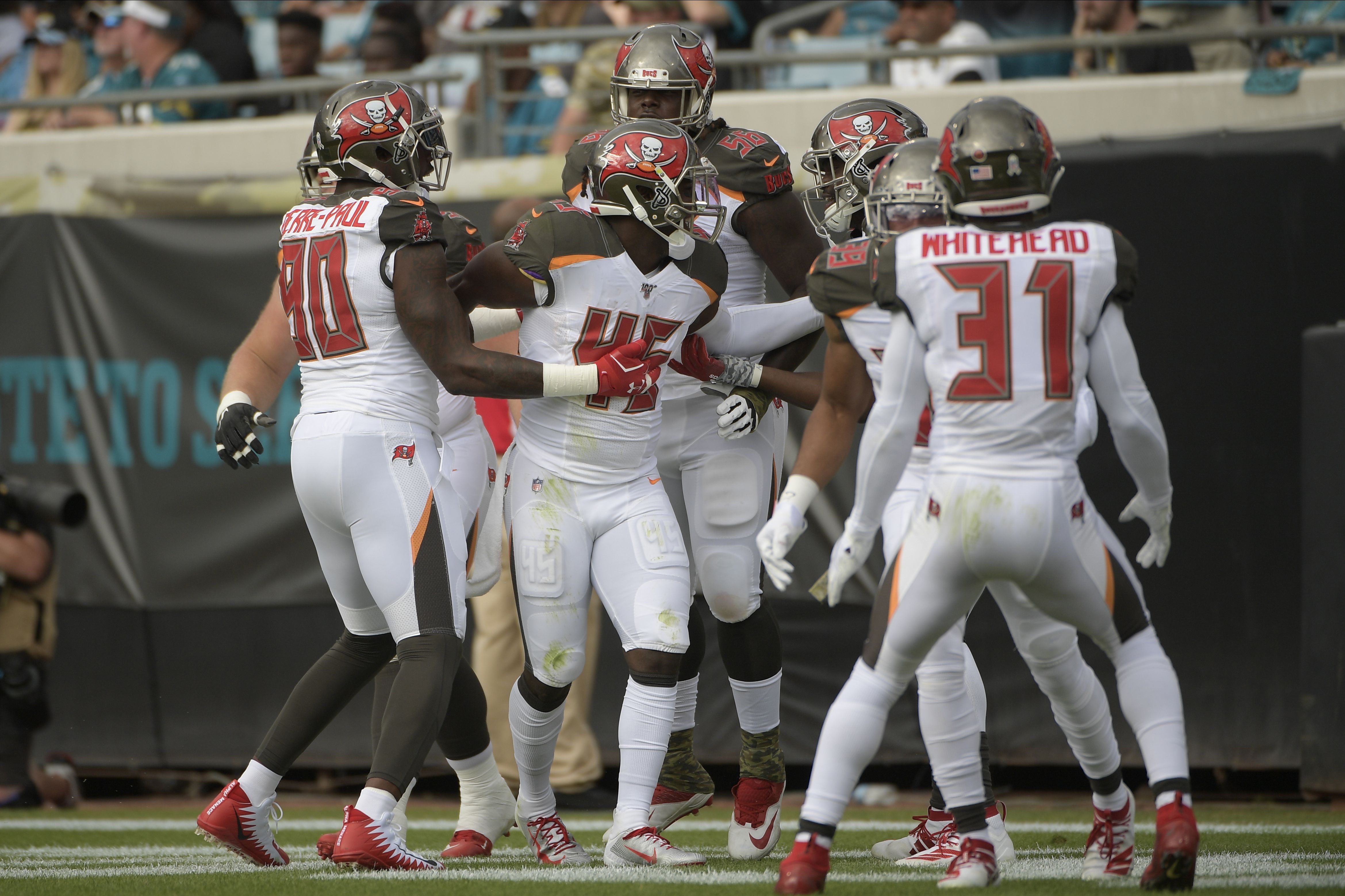 Bucs' Devin White comes up big in Jacksonville