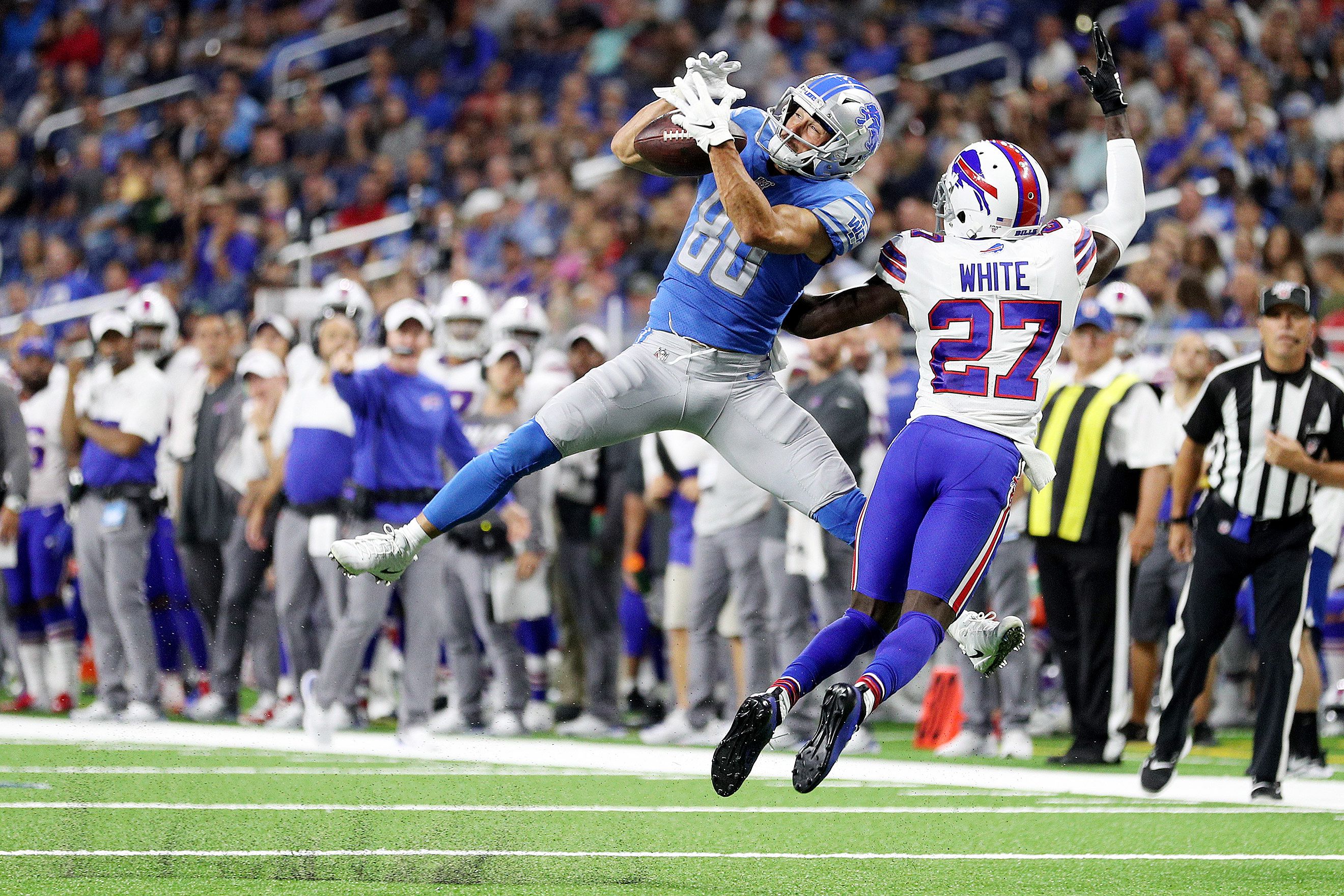 Buffalo Bills wide receiver Frank Gore plunges into the end-zone for a 1  yard gain