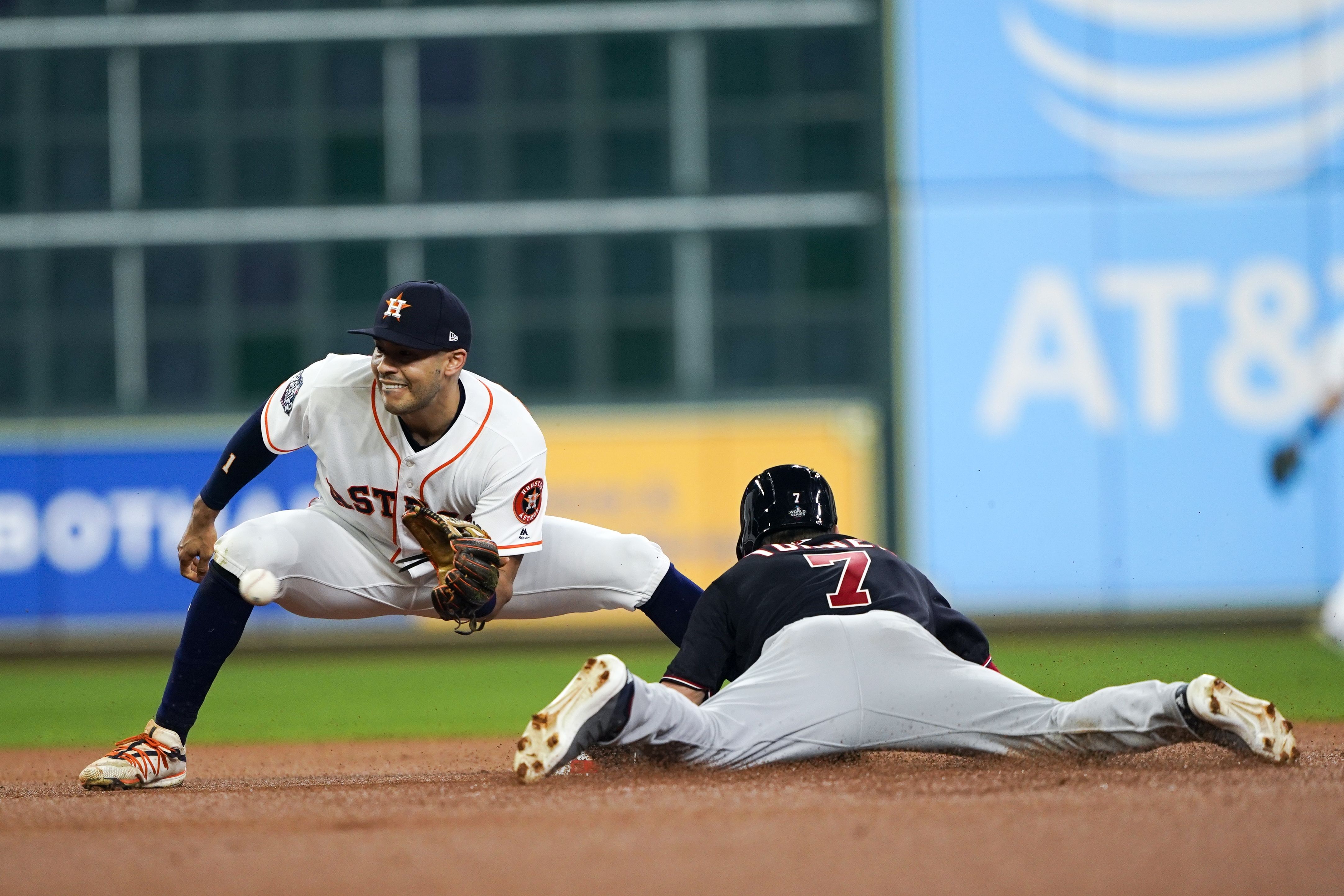Mookie Betts wins America a FREE TACO with stolen base in World Series Game  1 vs Rays