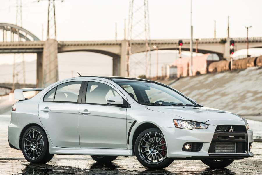 Mitsubishi-Lancer_Evolution_Final_Edition-2015-1280-03-900x600.jpg