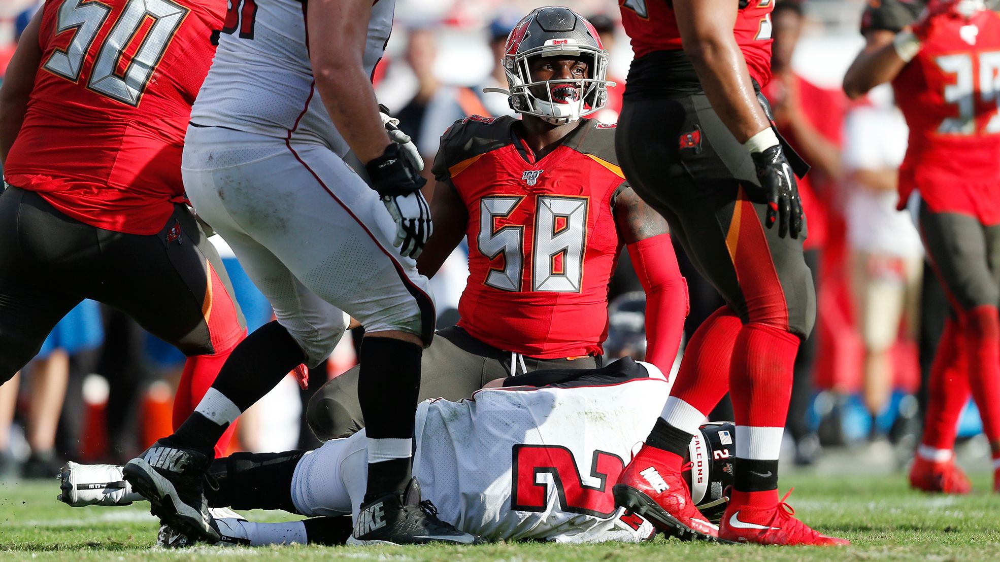 Shaquil Barrett sets Bucs single-season sack record