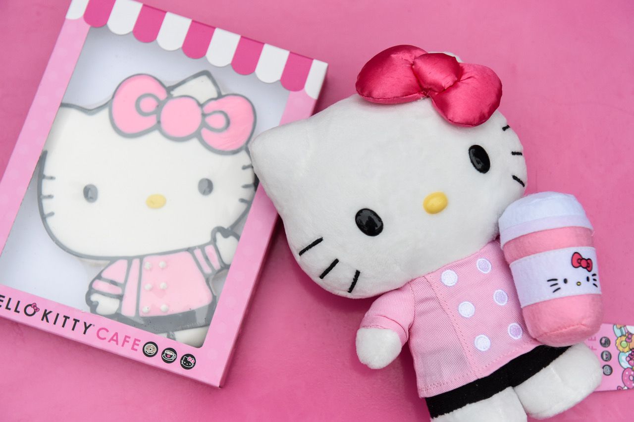 The Hello Kitty Cafe Pop-Up Truck Is Rolling Its Way Into NYC