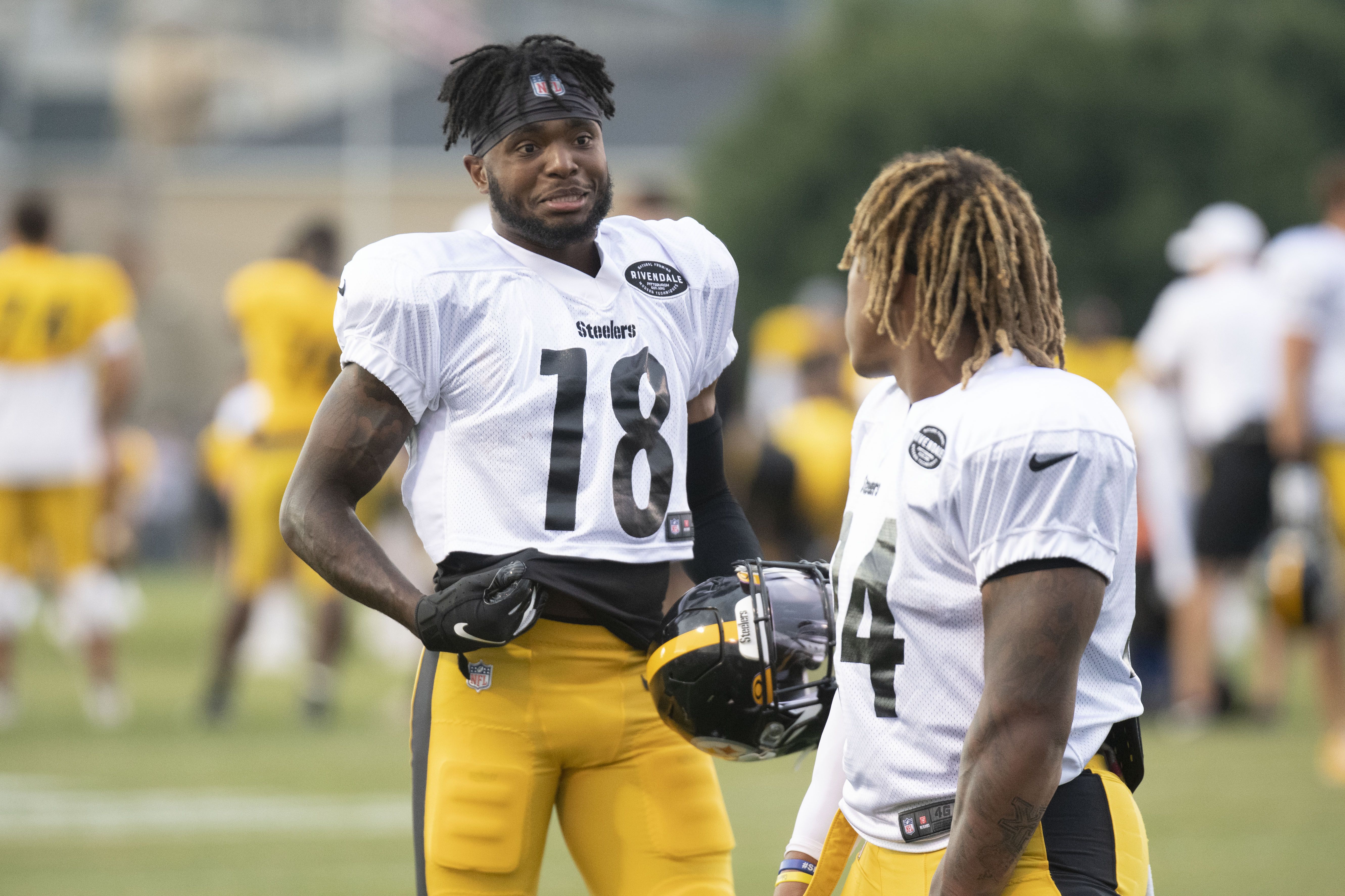 Steelers cut RB Samuels, P Berry to set roster at 53