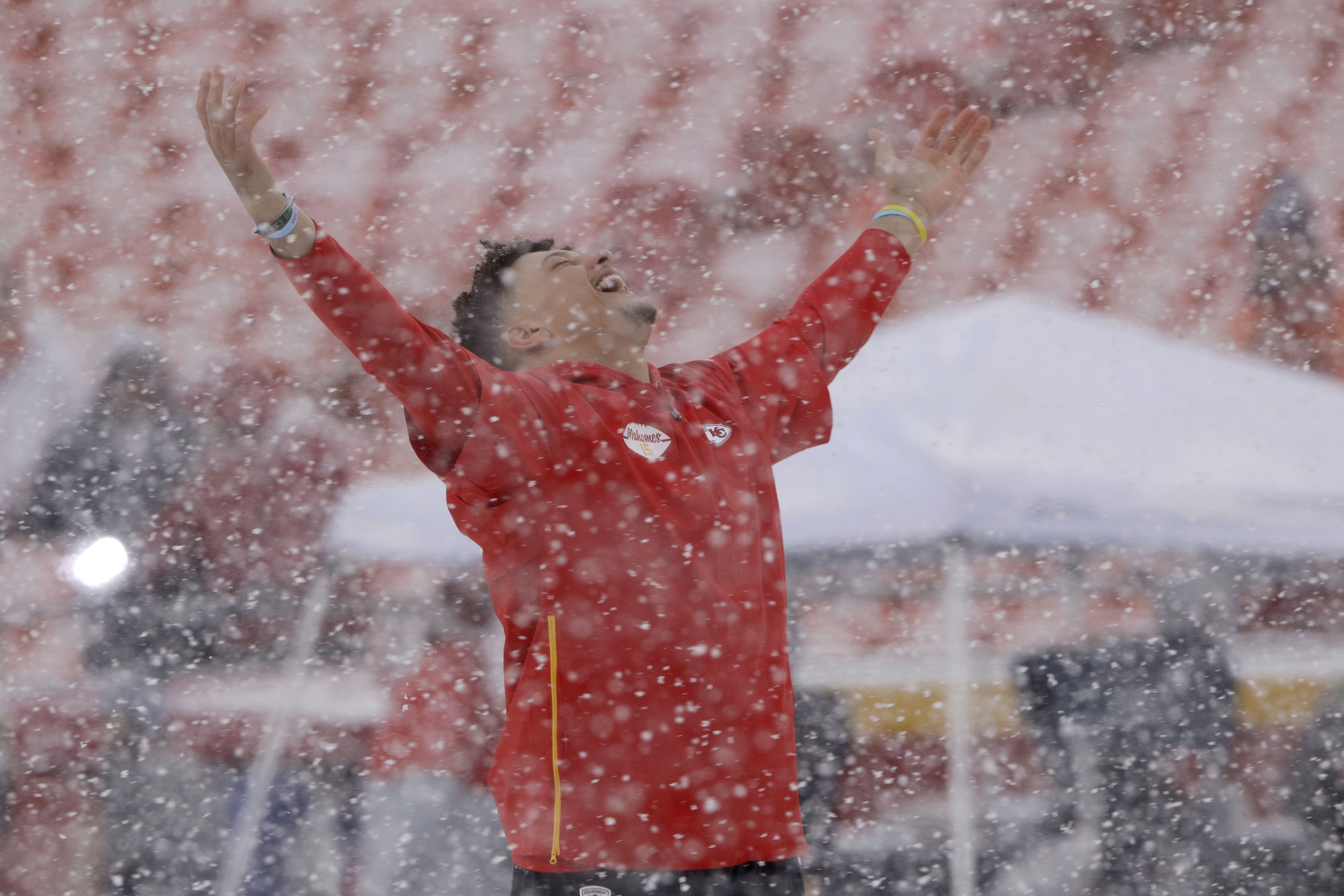 PHOTOS: Chiefs romp Broncos at snow-covered Arrowhead