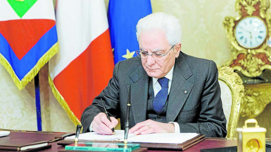 El presidente italiano Sergio Mattarella disuelve el parlamento