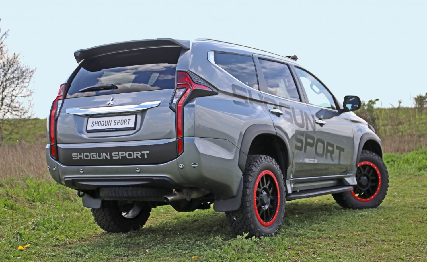 Mitsubishi_Shogun_Sport_SVP_Concept-Small-15404.jpg