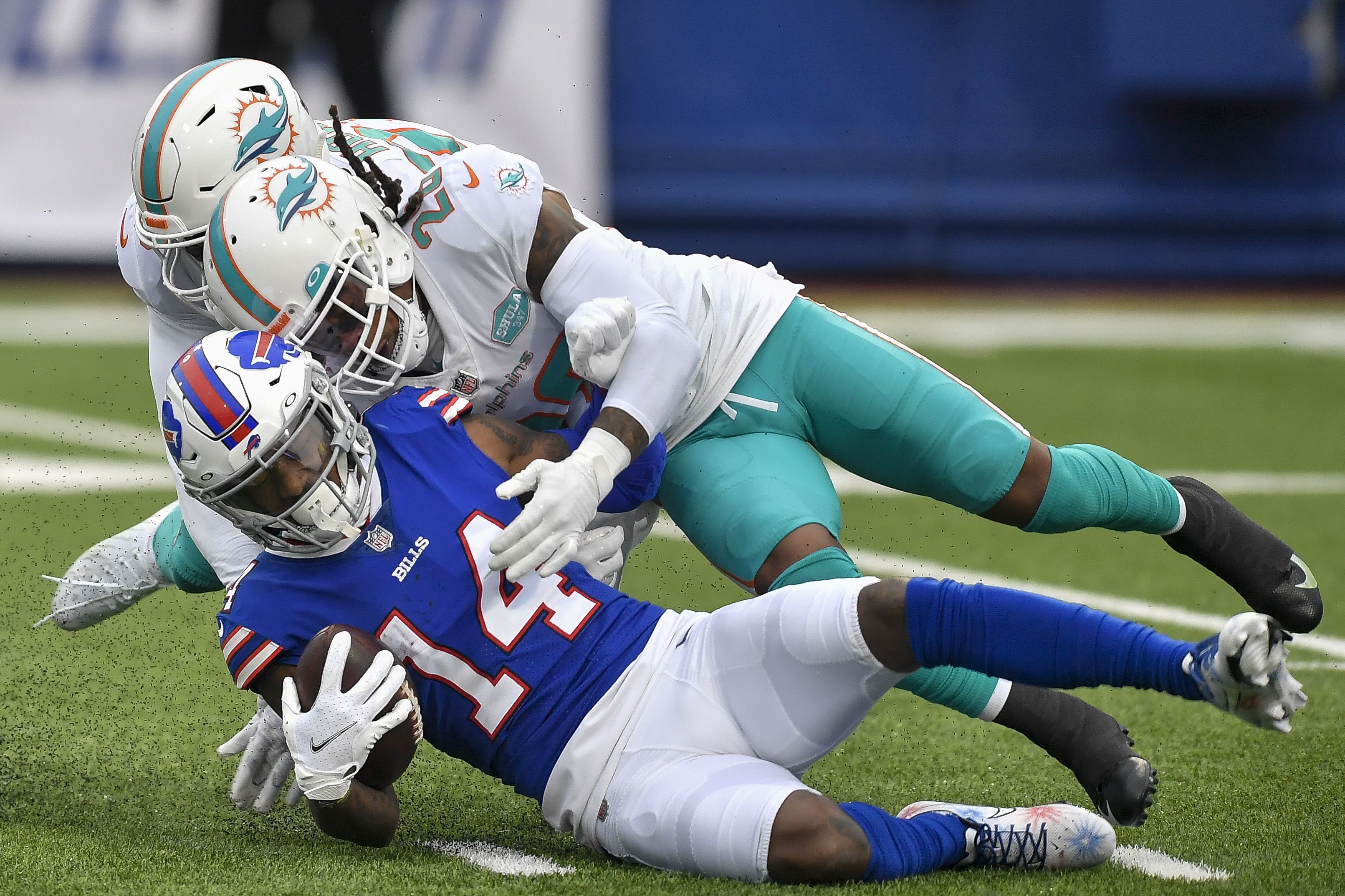 Bills list Diggs, Beasley questionable for playoff opener