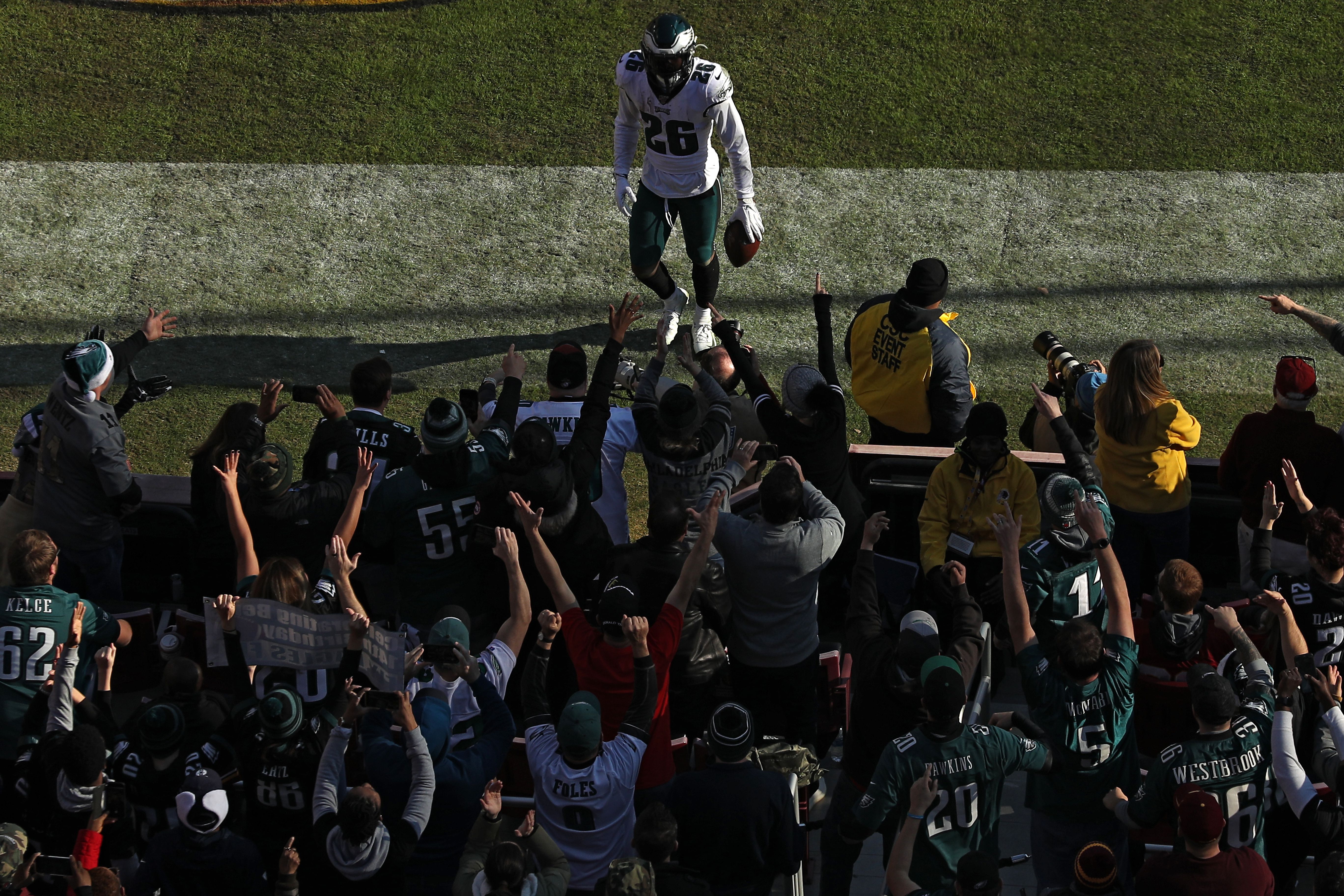 WATCH: Eagles' Miles Sanders breaks free for 74-yard touchdown vs. Steelers  