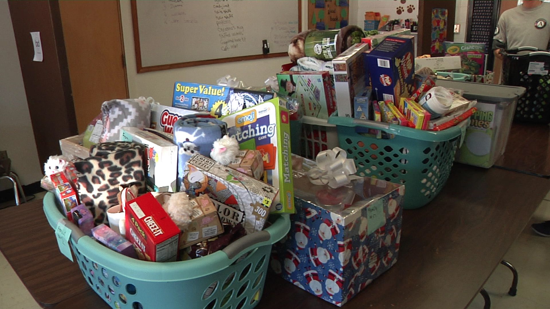 Purdy R-II School District makes 'blessing baskets' for students