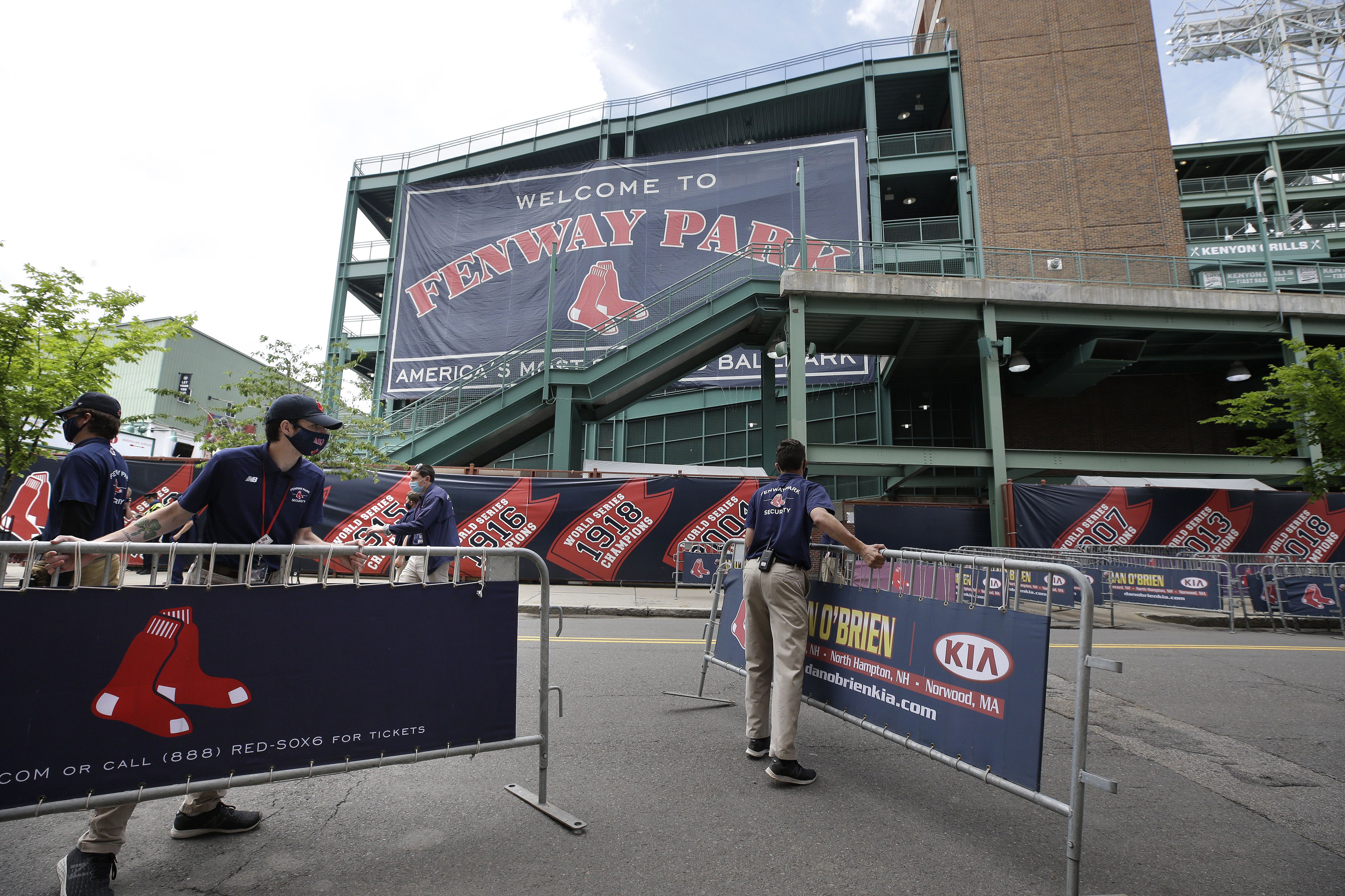 Boston Red Sox summer training camp at Fenway Park: Photos, videos from  first day (Christian Vazquez, Connor Wong among first players to work out)  