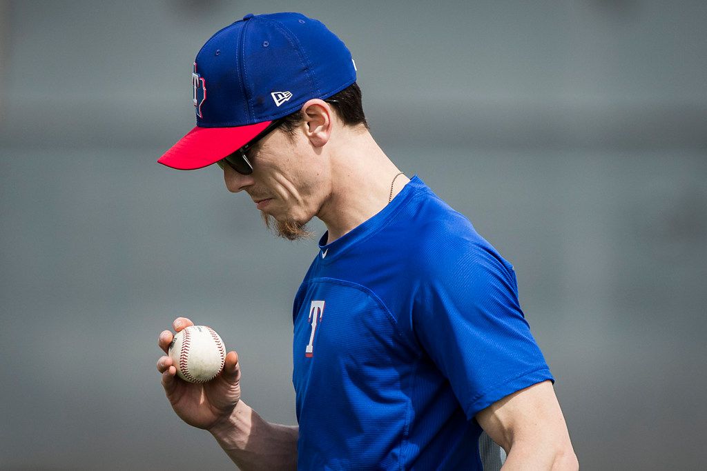 Tim Lincecum arrives at Rangers camp: will wear new number in