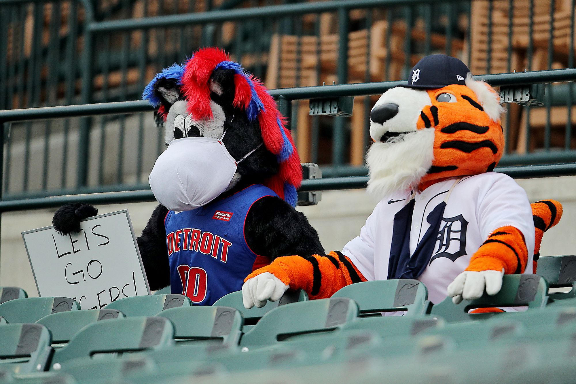 Detroit Tigers MLB Paws Large Plush Mascot