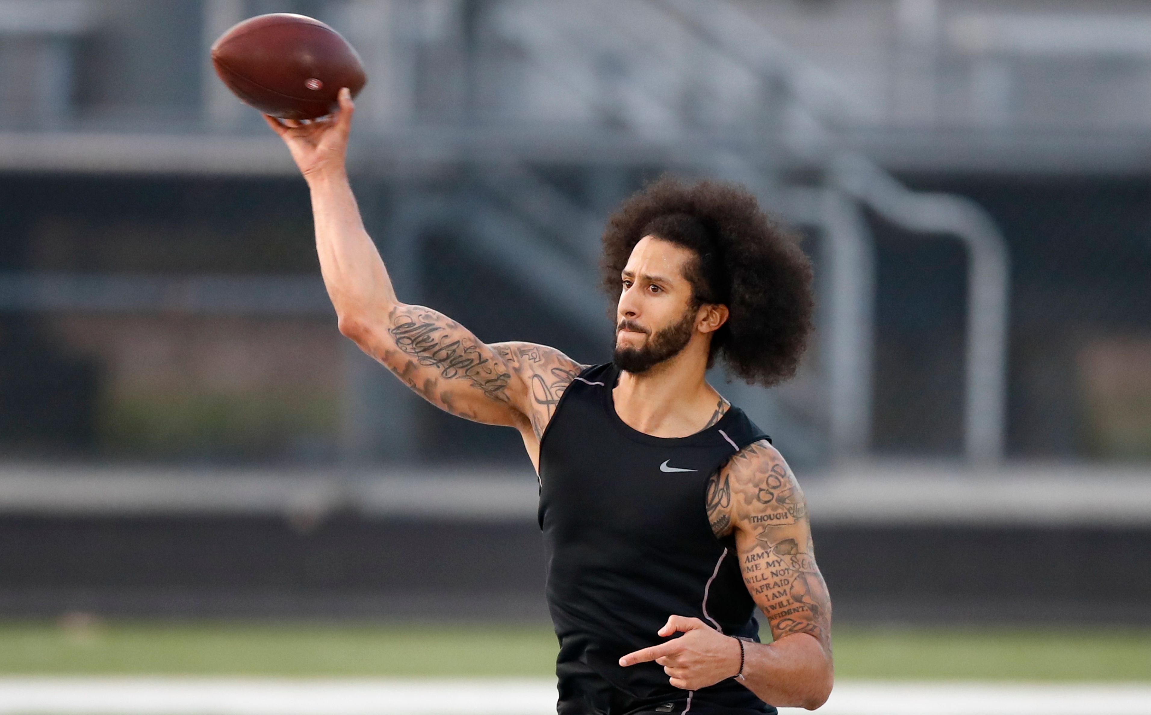 Colin Kaepernick rises to occasion as 49ers top Patriots