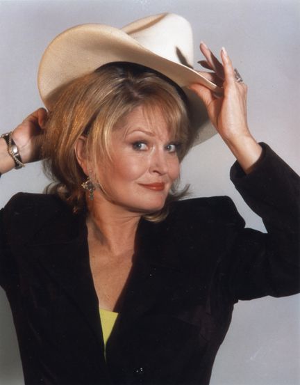 Country Singer Lynn Anderson Who Sang Rose Garden Dies At 67