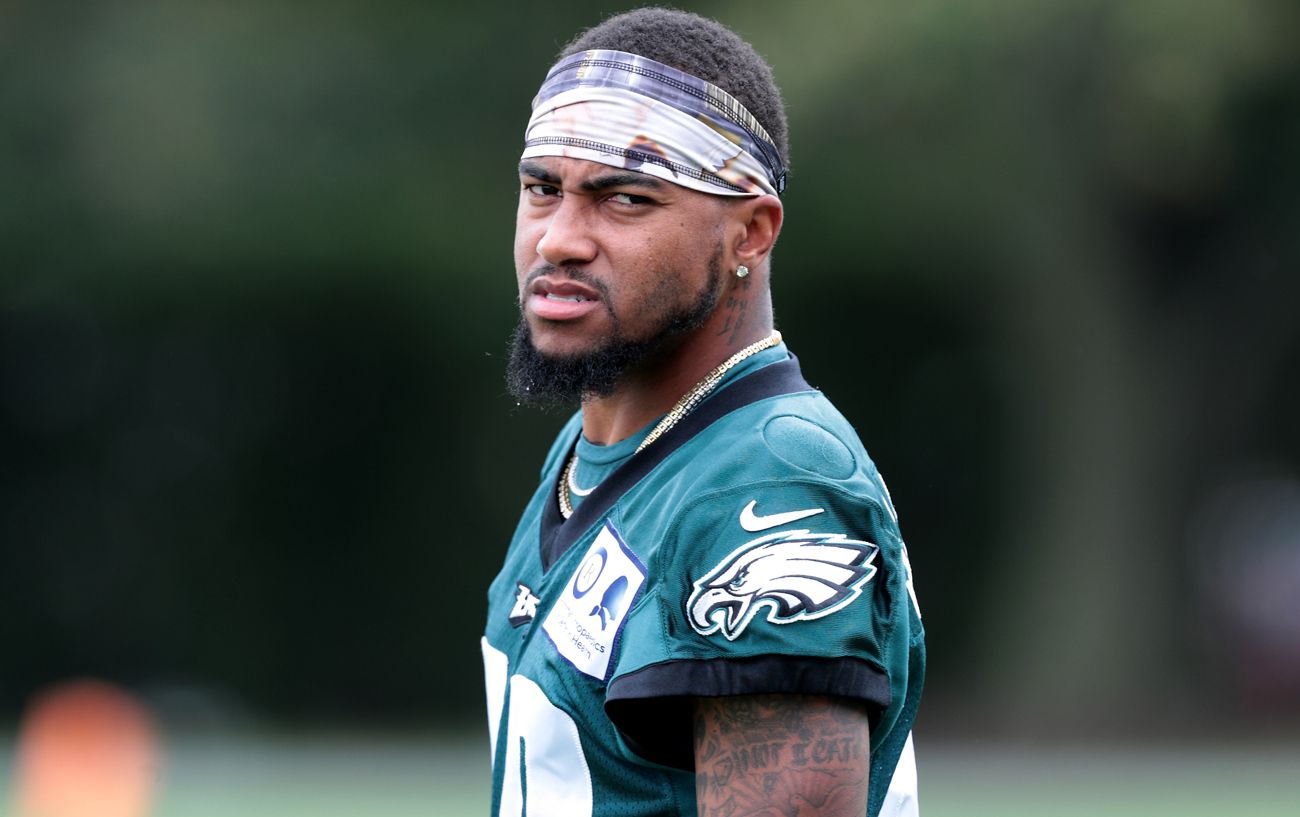 Willingboro's Chris Long tries to emulate DeSean Jackson's swag on the  football field