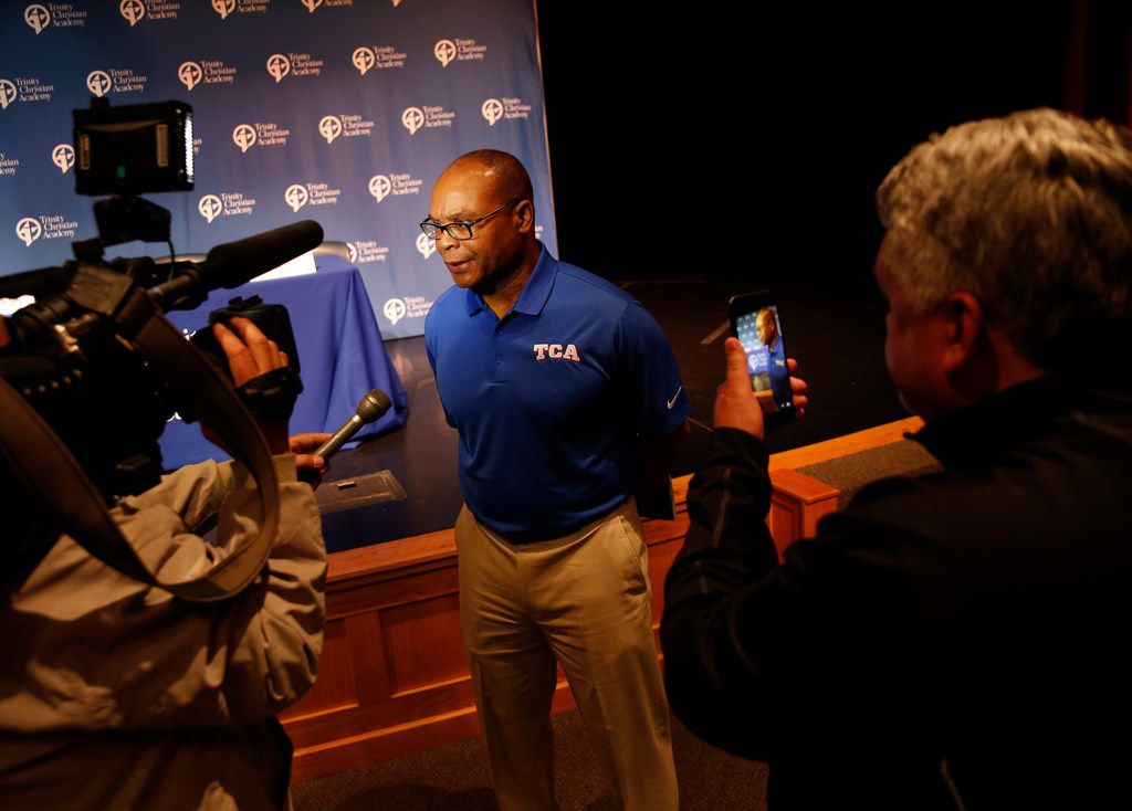 Texas High School Hall of Fame inducts Mike Singletary - Chicago