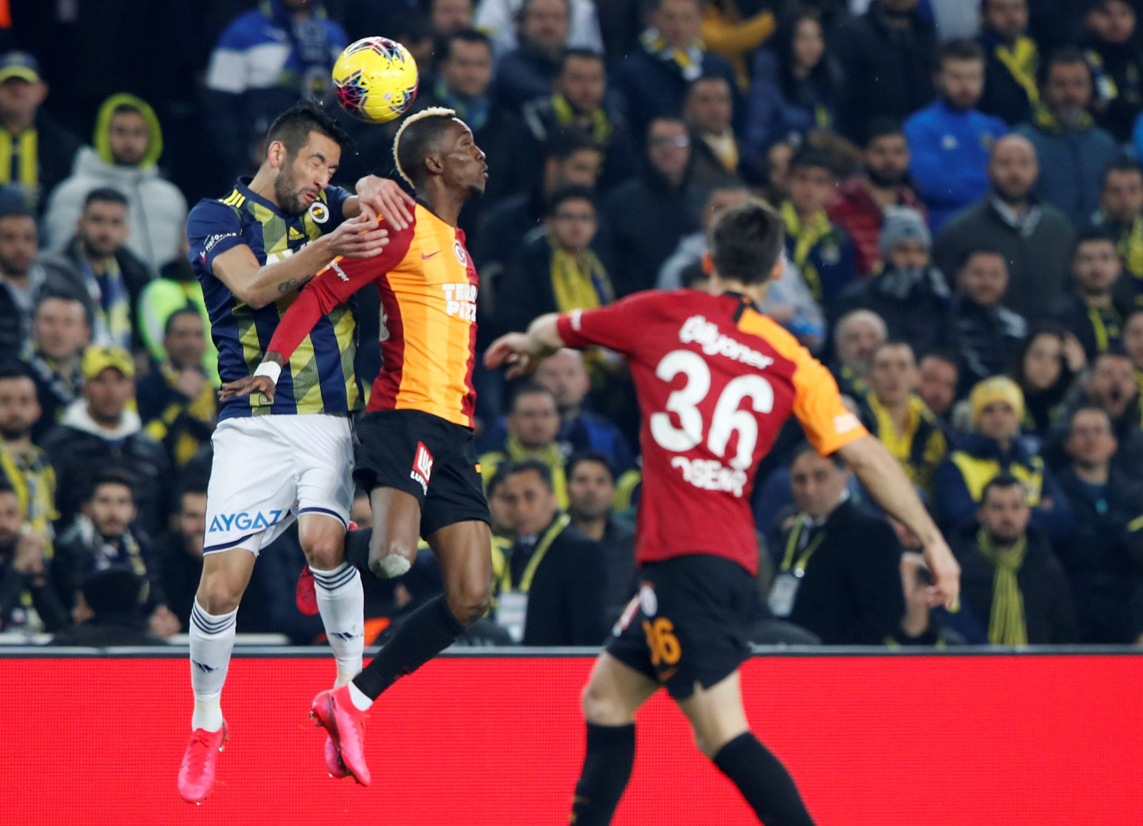 Mauricio Isla Fenerbahce vs Galatasaray