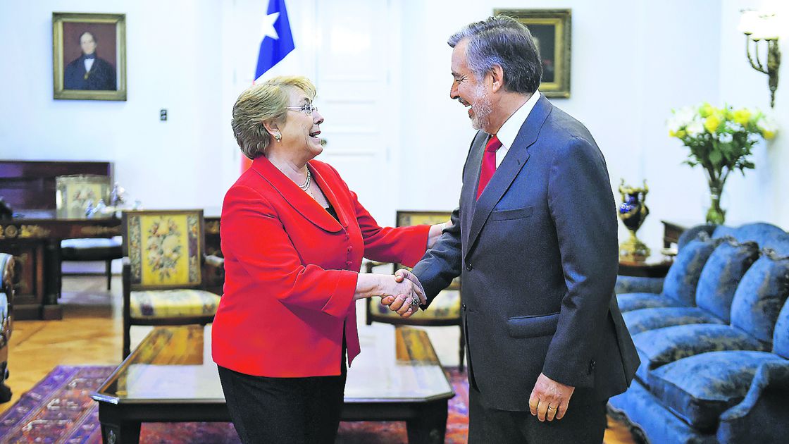 Bachelet se reúne con Guillier para abordar continuidad centroizquierda en Gobierno