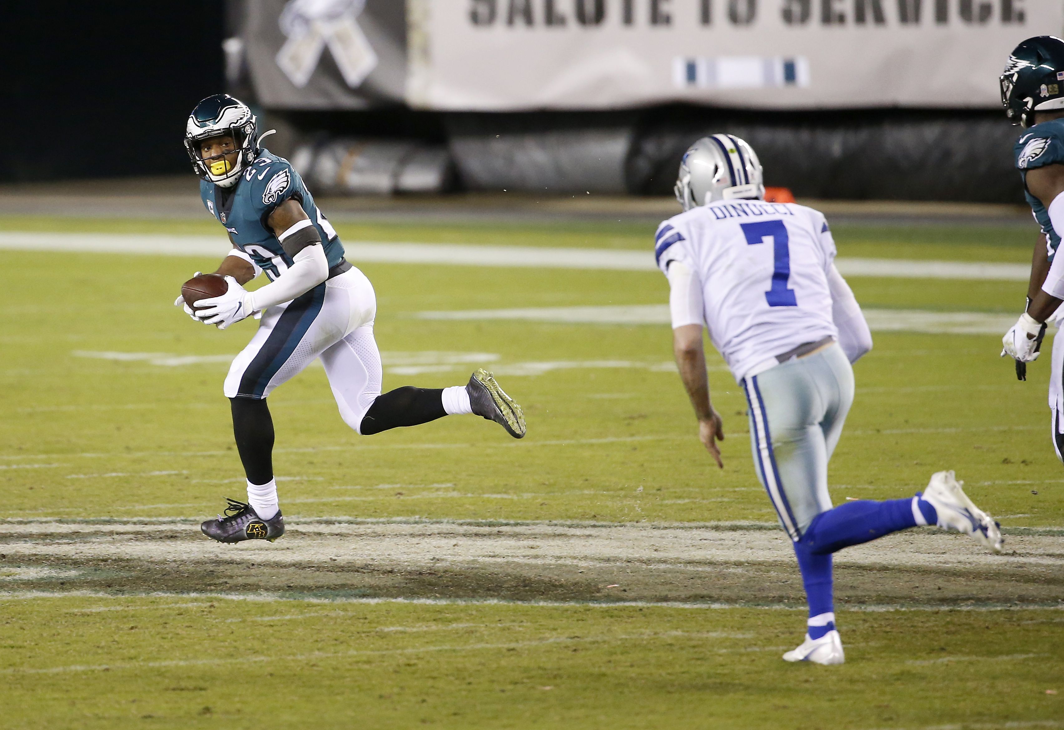 Report: Doofus Who Started Fight at Eagles Game Banned From Lincoln  Financial Field - Crossing Broad