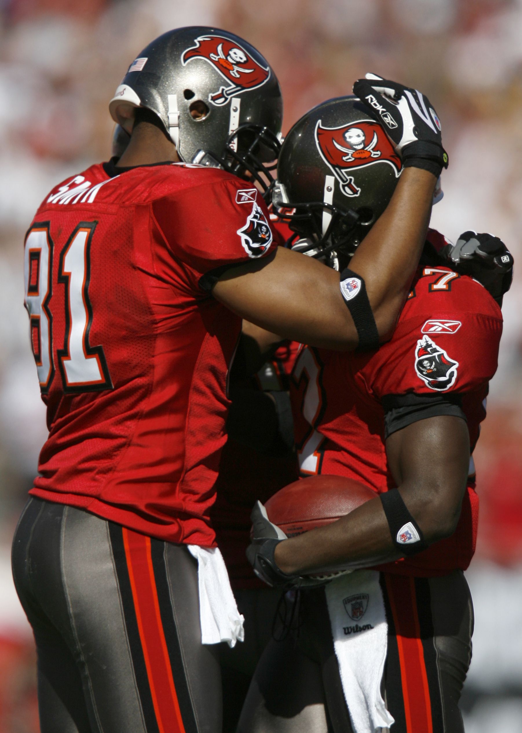 Tampa Bay Buccaneers Michael Spurlock (81) escapes San Francisco