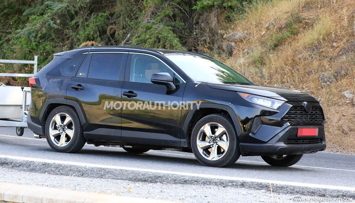 2020-toyota-rav4-plug-in-hybrid-spy-shots-photo-credit-s-baldauf-sb-medien_100712936_h.jpg