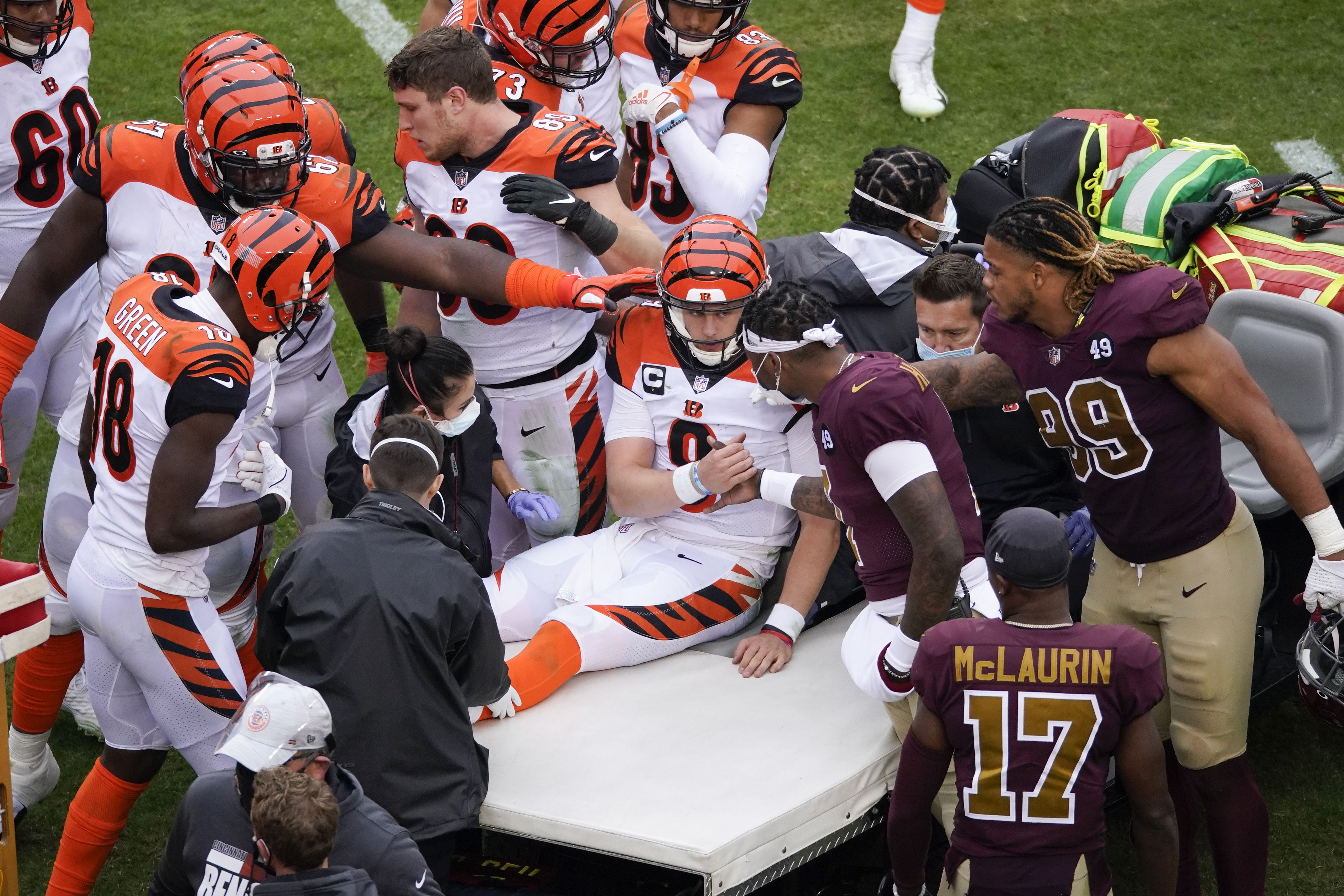 Joe Burrow injury news: Bengals QB injures knee early in 4th