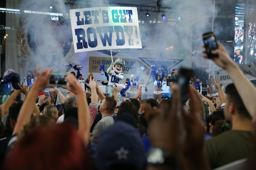 First Look: The <em>Dallas Cowboys Cheerleaders</em> Are Bringing