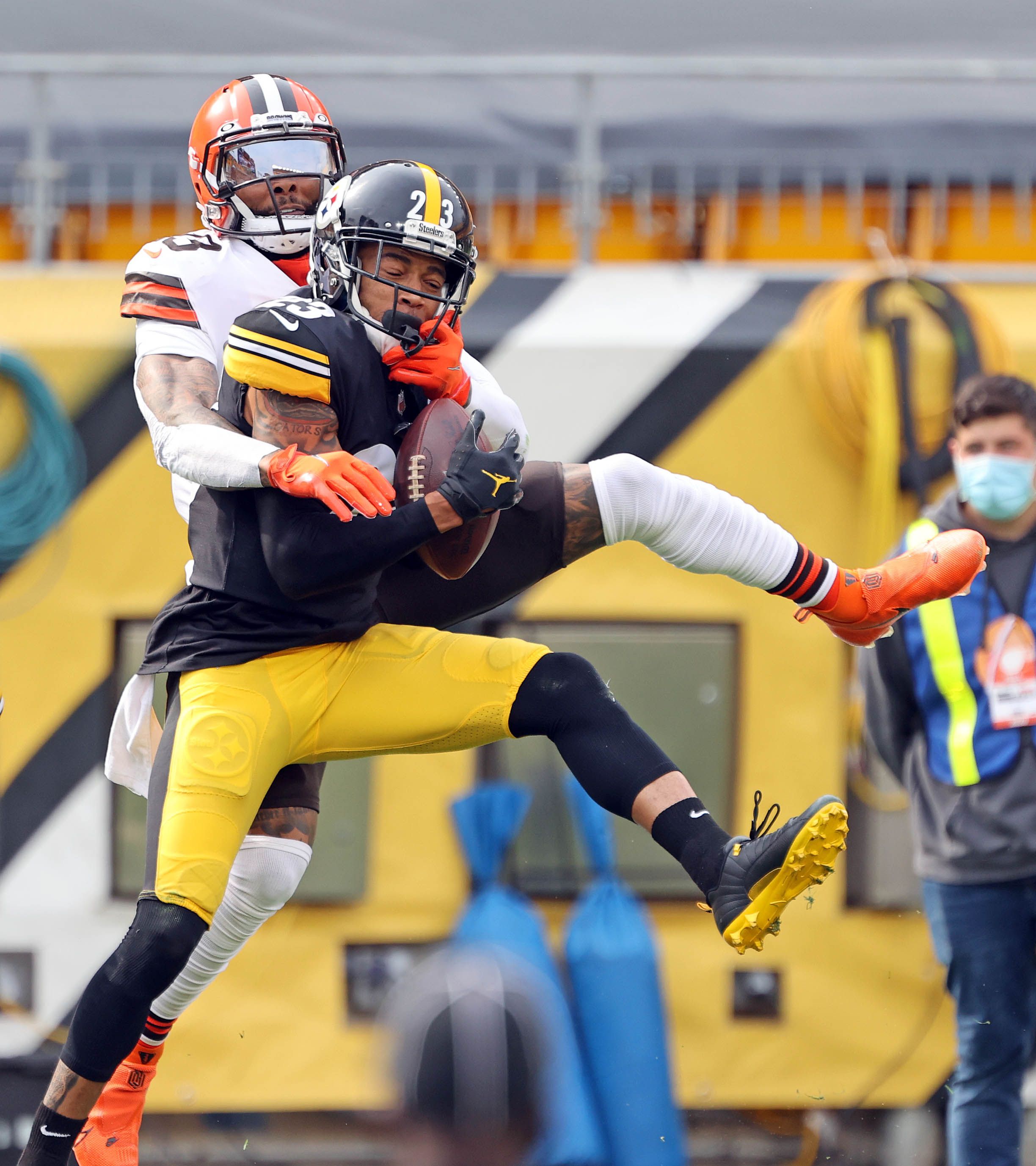 Browns' Odell Beckham throws sideline temper tantrum during blowout loss to  Steelers 