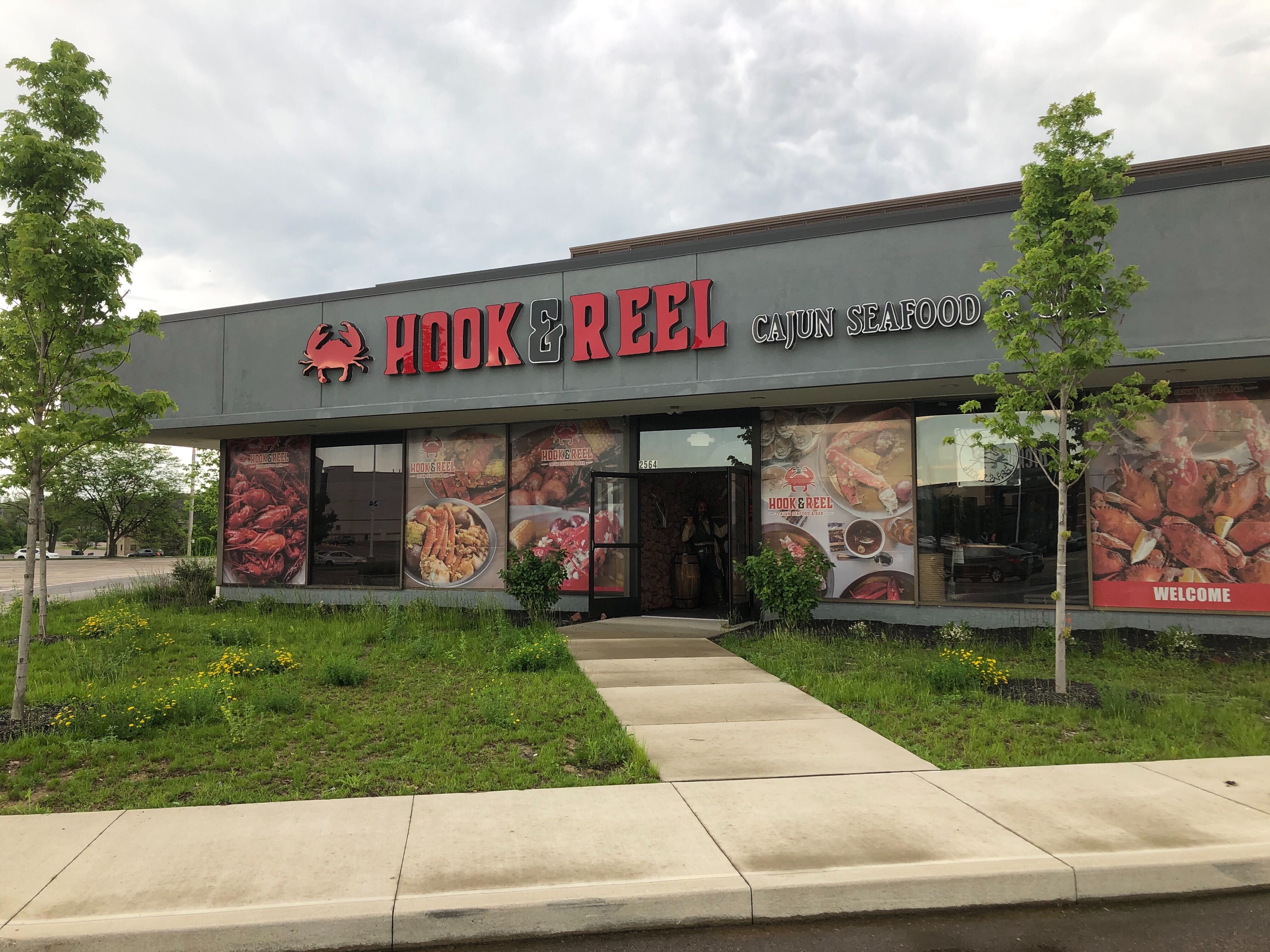 Hook & Reel seafood restaurant to open at the Dayton Mall next month