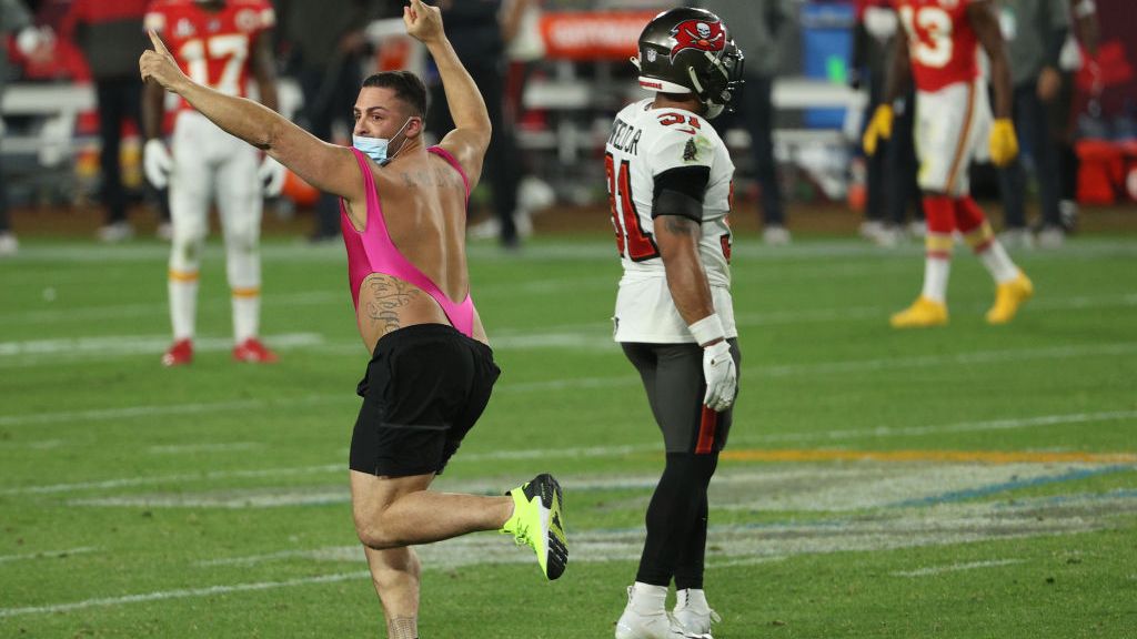 Super Bowl Streaker Claims He Won $370,000 For Stunt, Sports