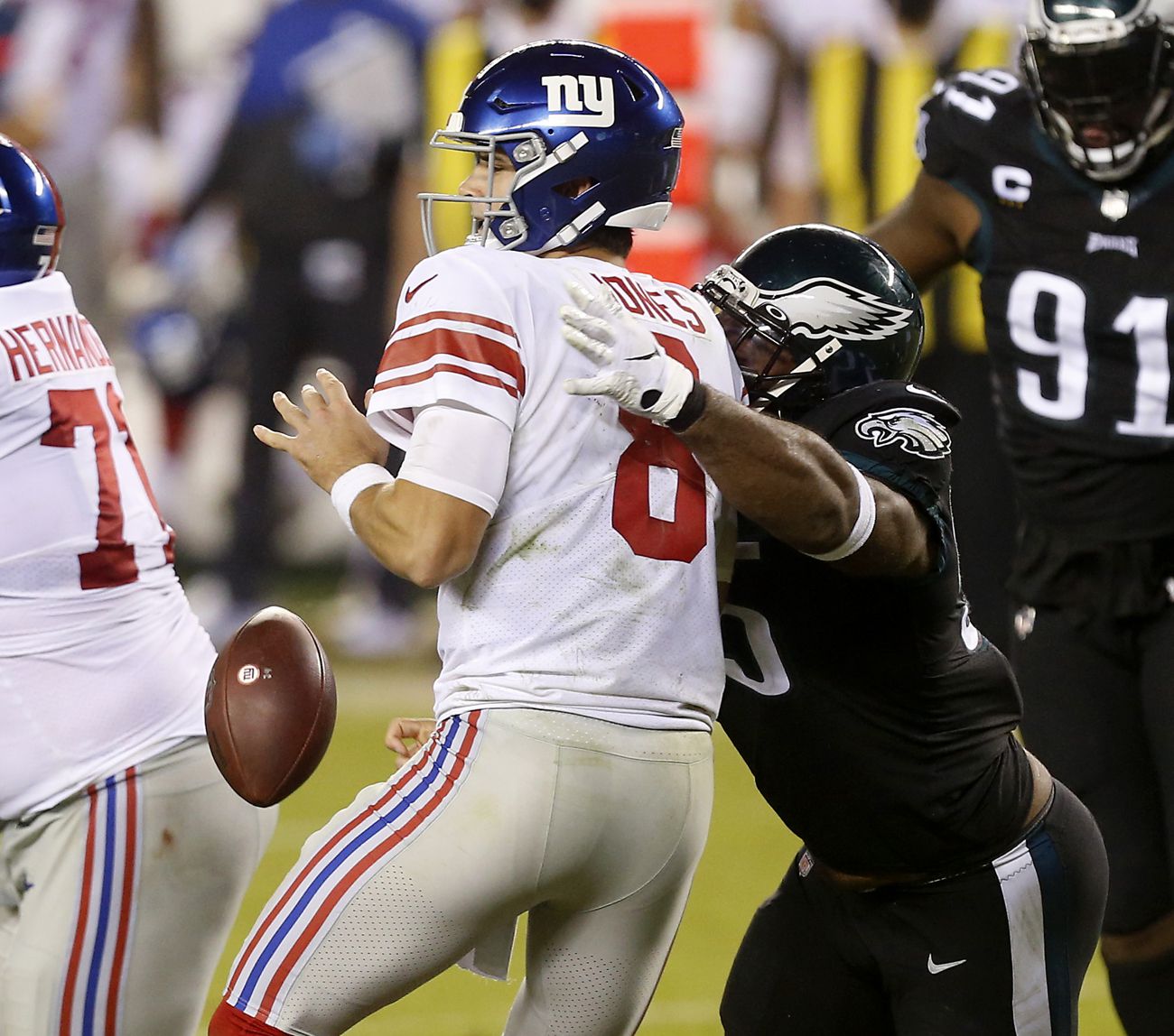 The Game Day NFL on Instagram: Daniel Jones was hitting spots inside the  10-yard line last season 🎯