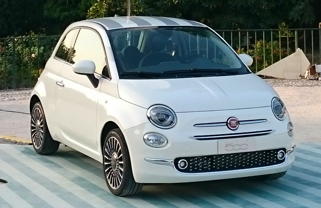 15_-_07_-_04_-_ITALY_-_Fiat_500_2015_in_Milan_01.jpg