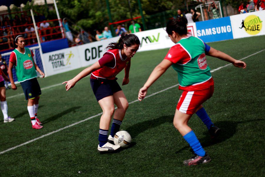Cosas del fútbol? Mujeres tienen menos lesiones que los hombres - La Tercera