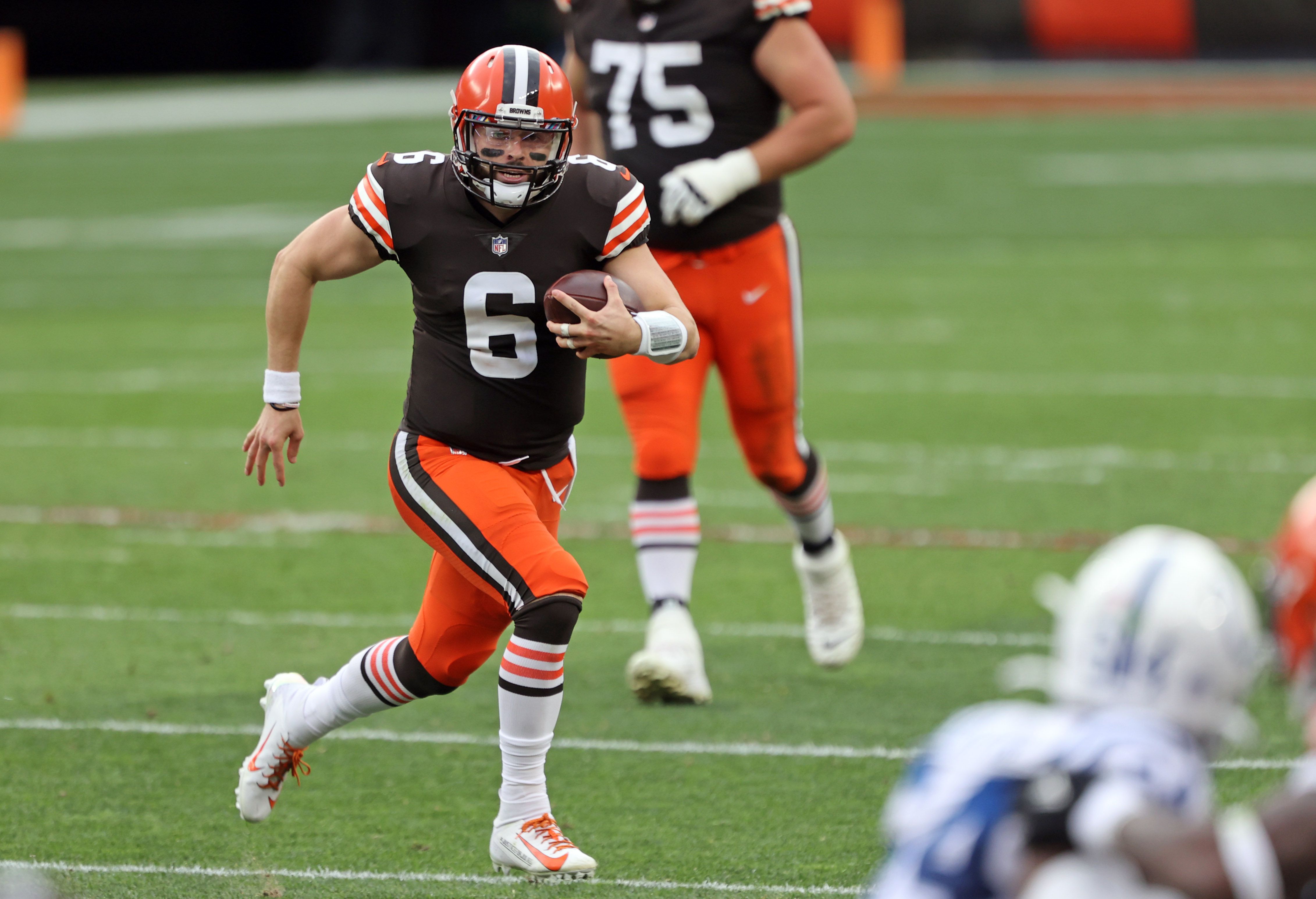 Baker Mayfield undergoes post-game X-ray on ribs, expects to play next week  vs. Steelers 