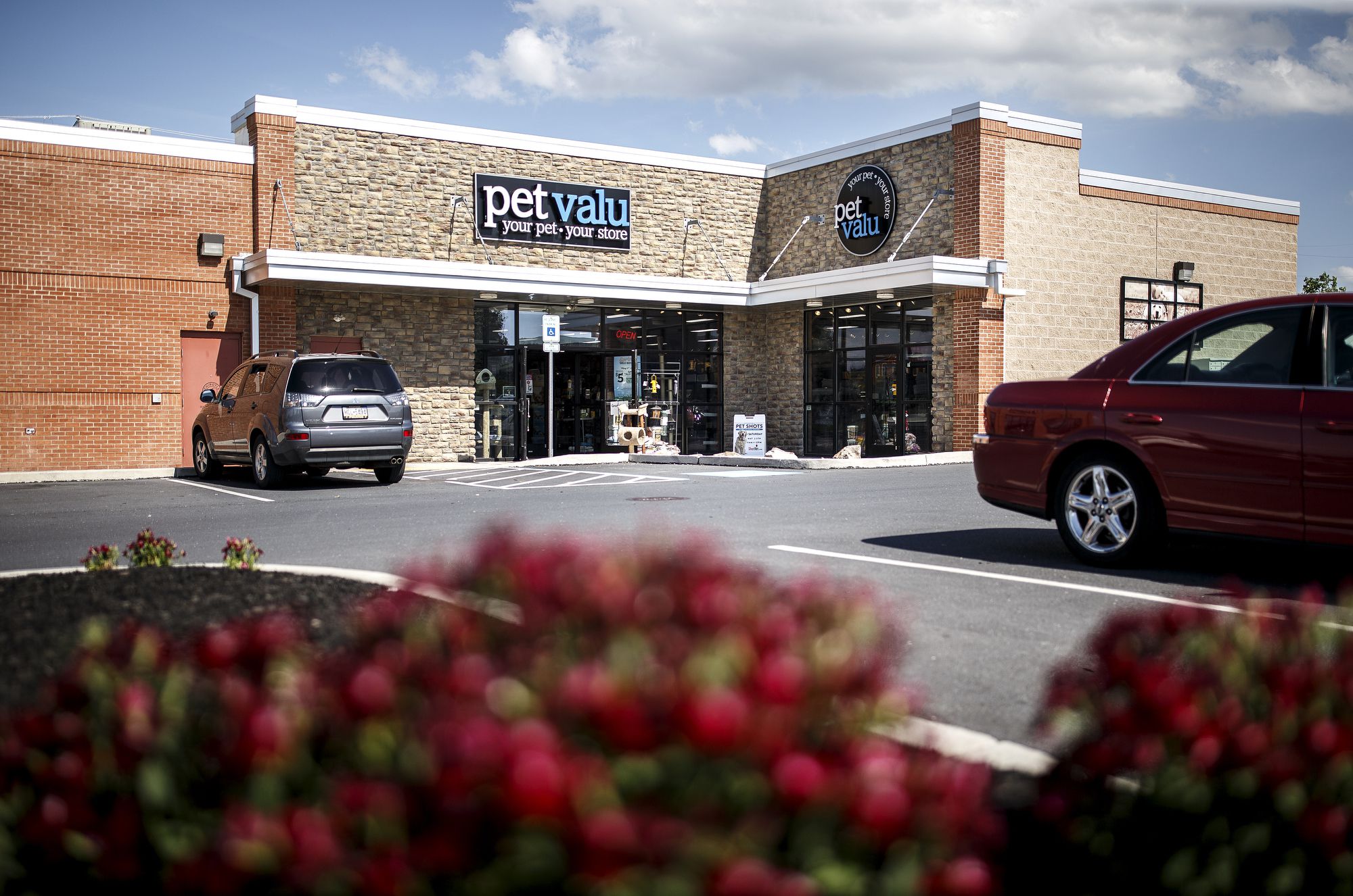 Pet valu hours outlet near me