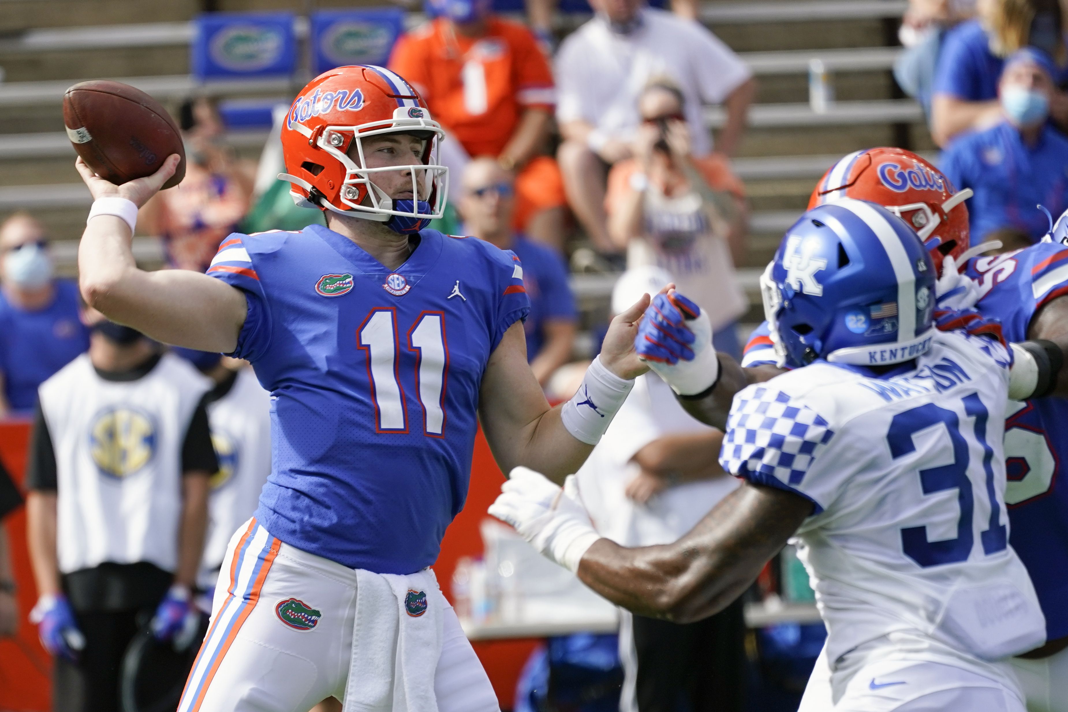 Baker Mayfield wins Earl Campbell Tyler Rose award